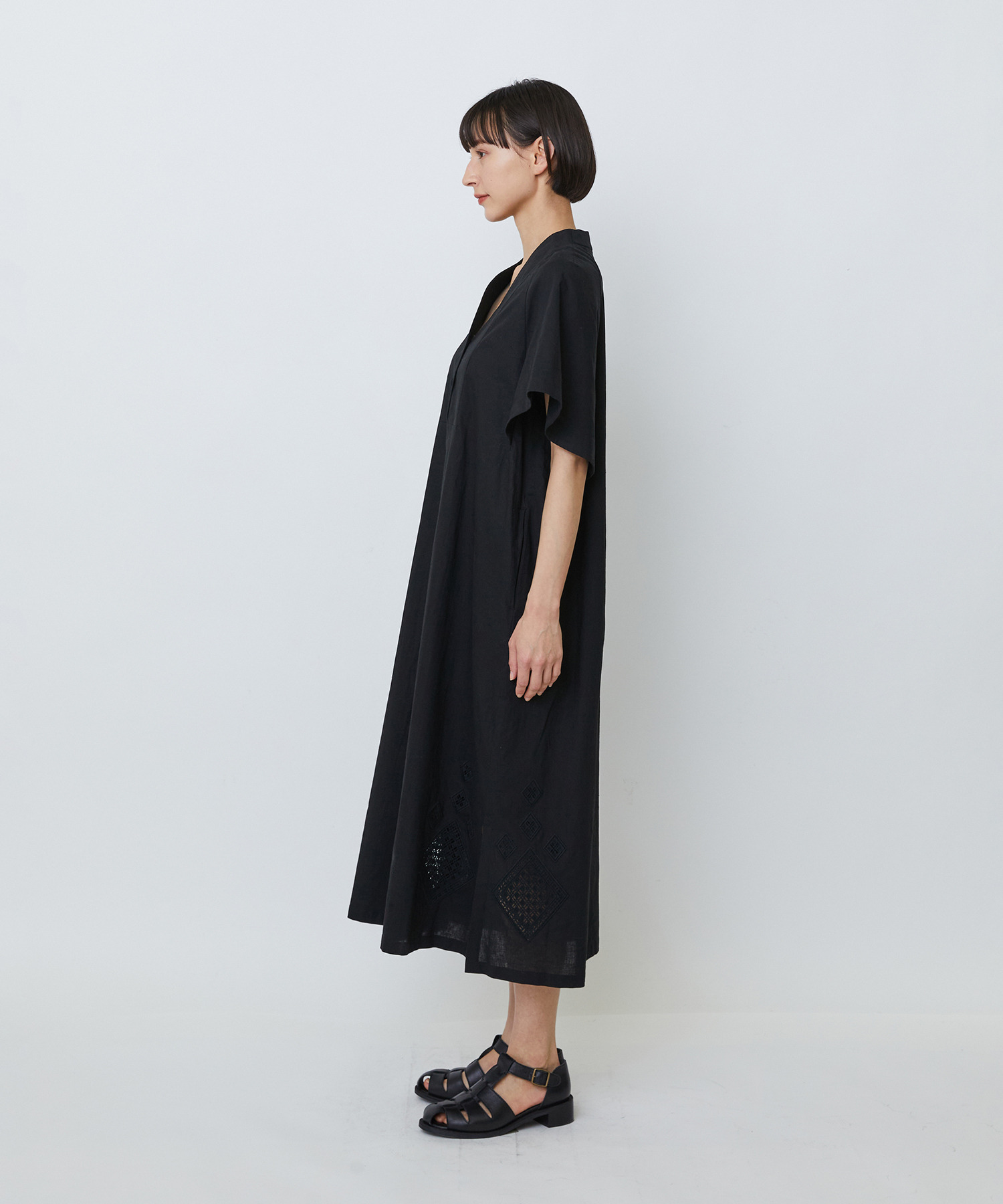 【LOISIR】コットンリネンクロス刺繍入りワンピース 詳細画像 ブラック 12