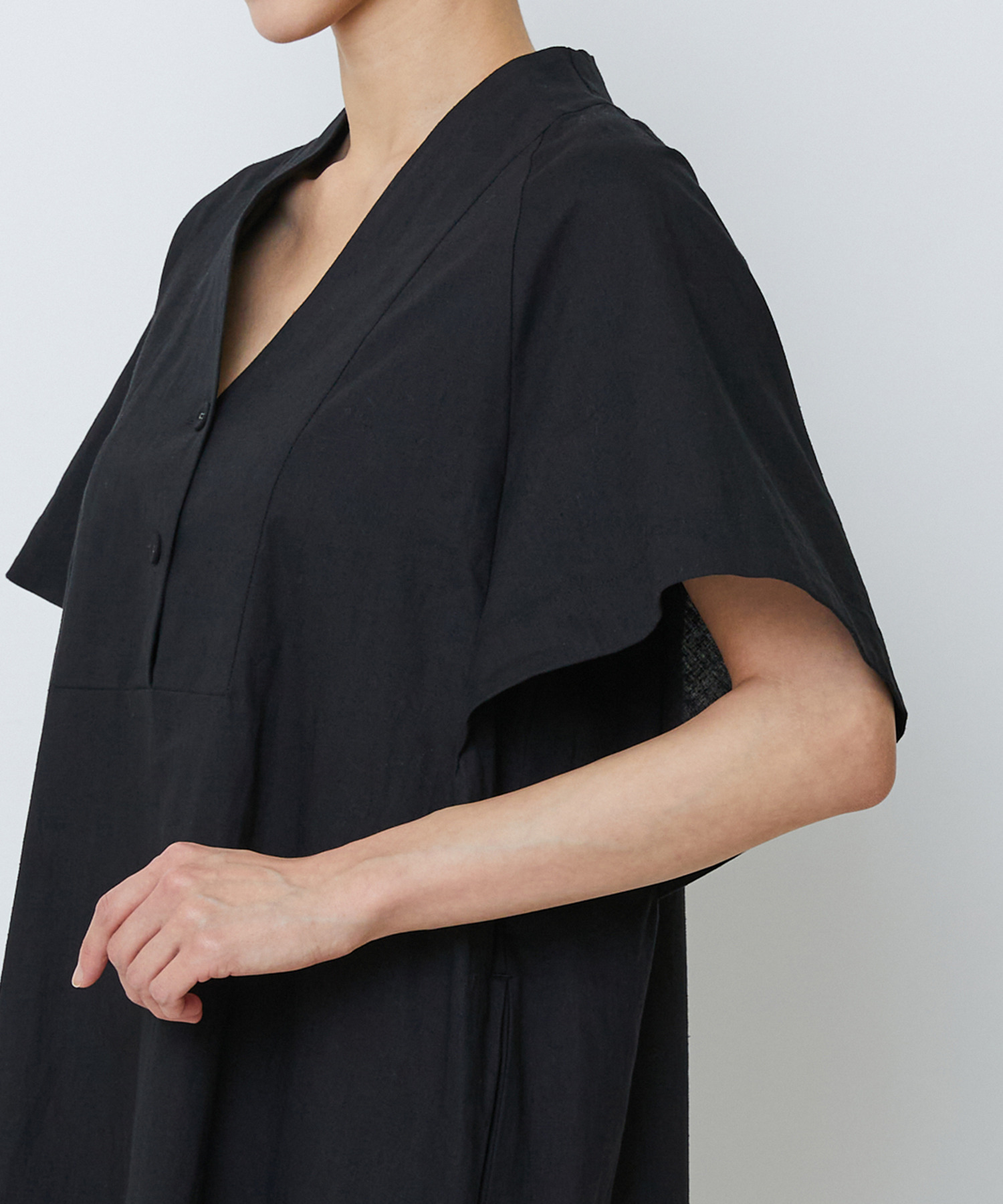 【LOISIR】コットンリネンクロス刺繍入りワンピース 詳細画像 ブラック 16