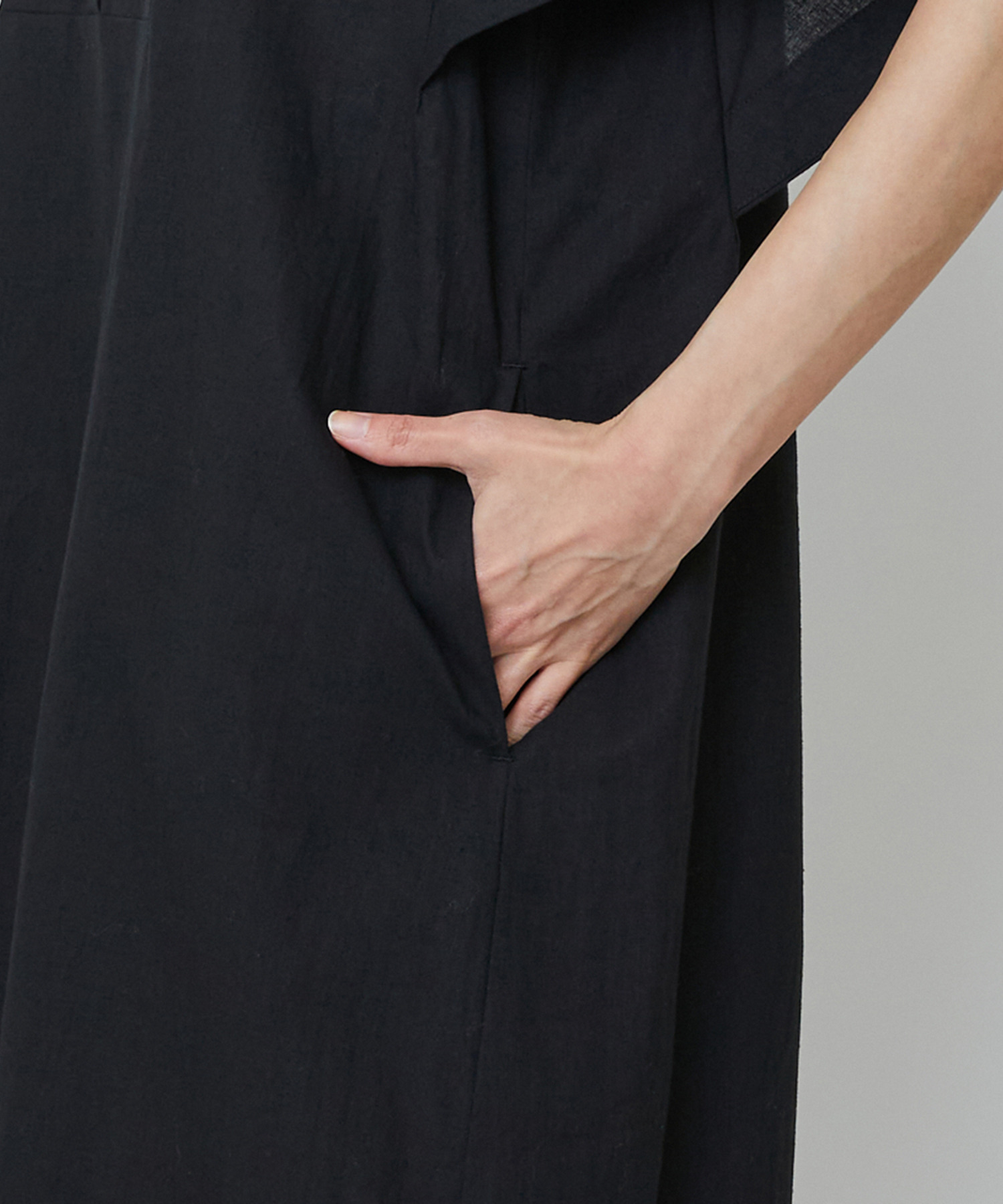 【LOISIR】コットンリネンクロス刺繍入りワンピース 詳細画像 ブラック 17