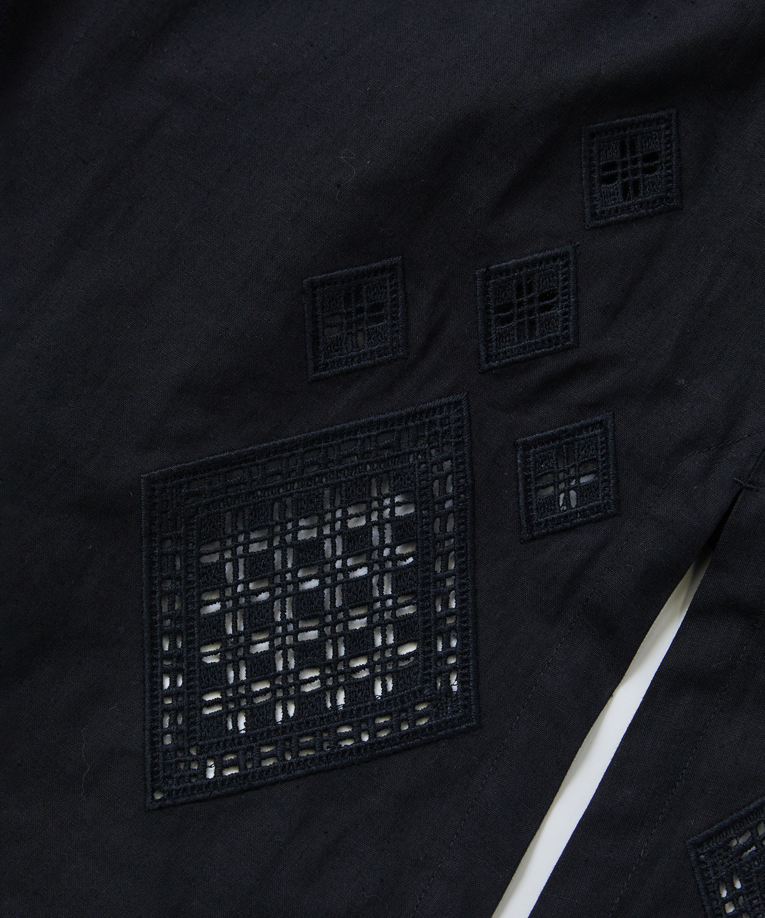 【LOISIR】コットンリネンクロス刺繍入りワンピース 詳細画像 ブラック 19