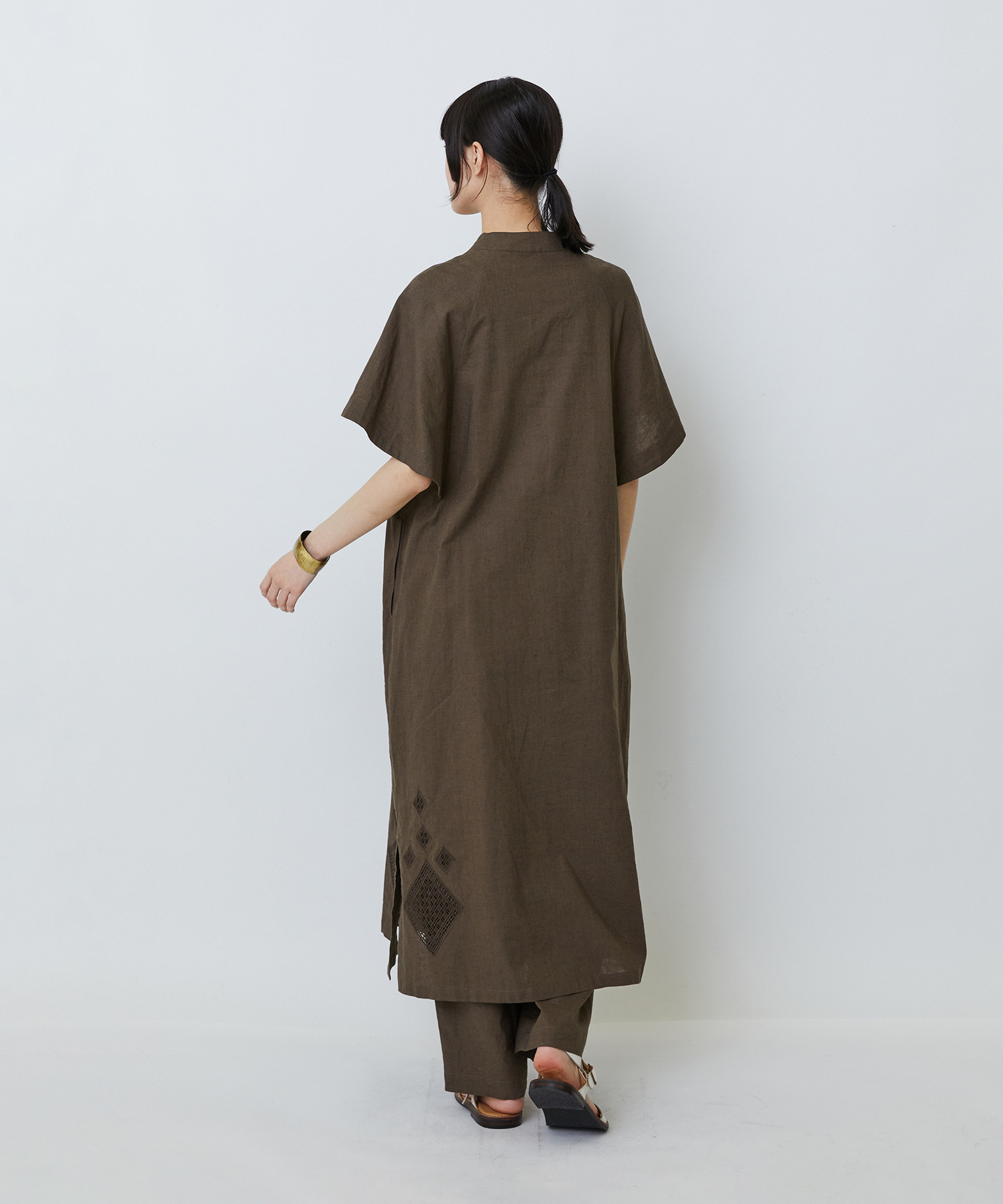 【LOISIR】コットンリネンクロス刺繍入りワンピース 詳細画像 ブラック 3