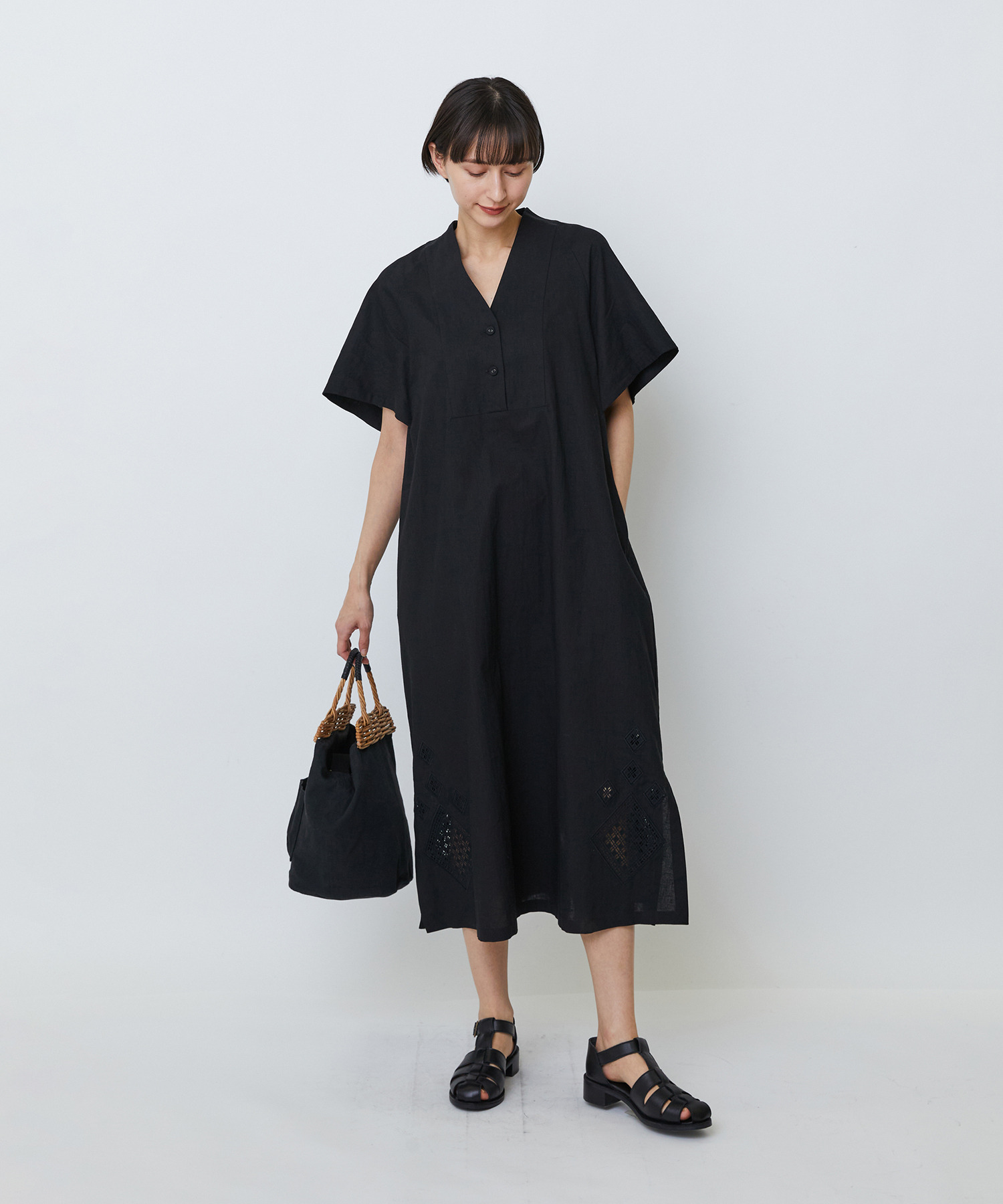 【LOISIR】コットンリネンクロス刺繍入りワンピース 詳細画像 ブラック 5