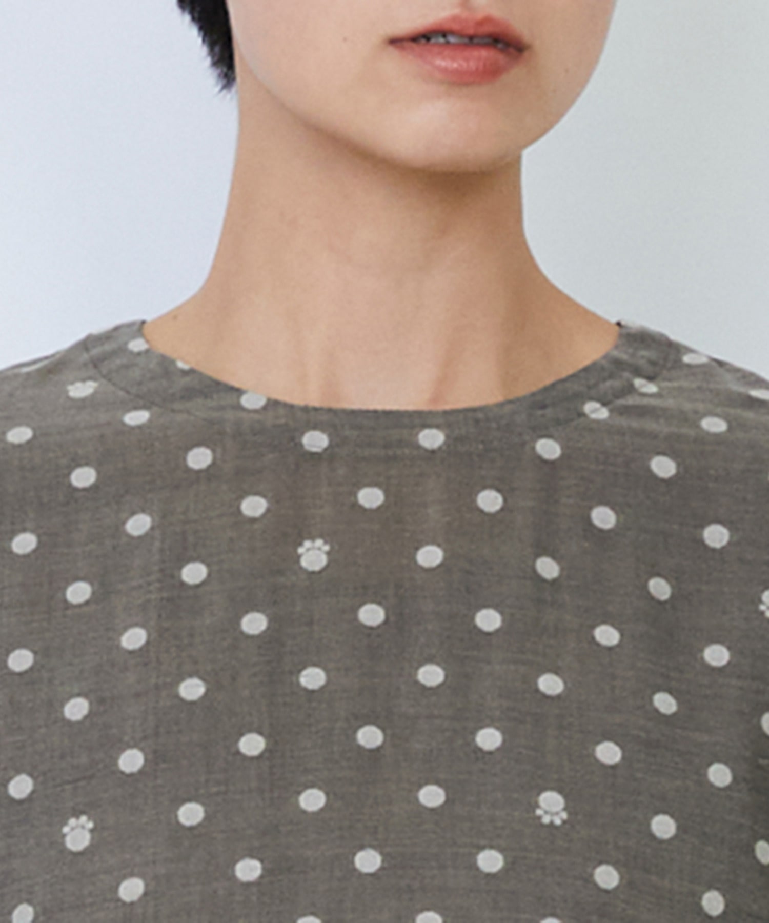 【LOISIR】オリジナル柄カットジャカードペプラムブラウス 詳細画像 ベージュ系その他 12