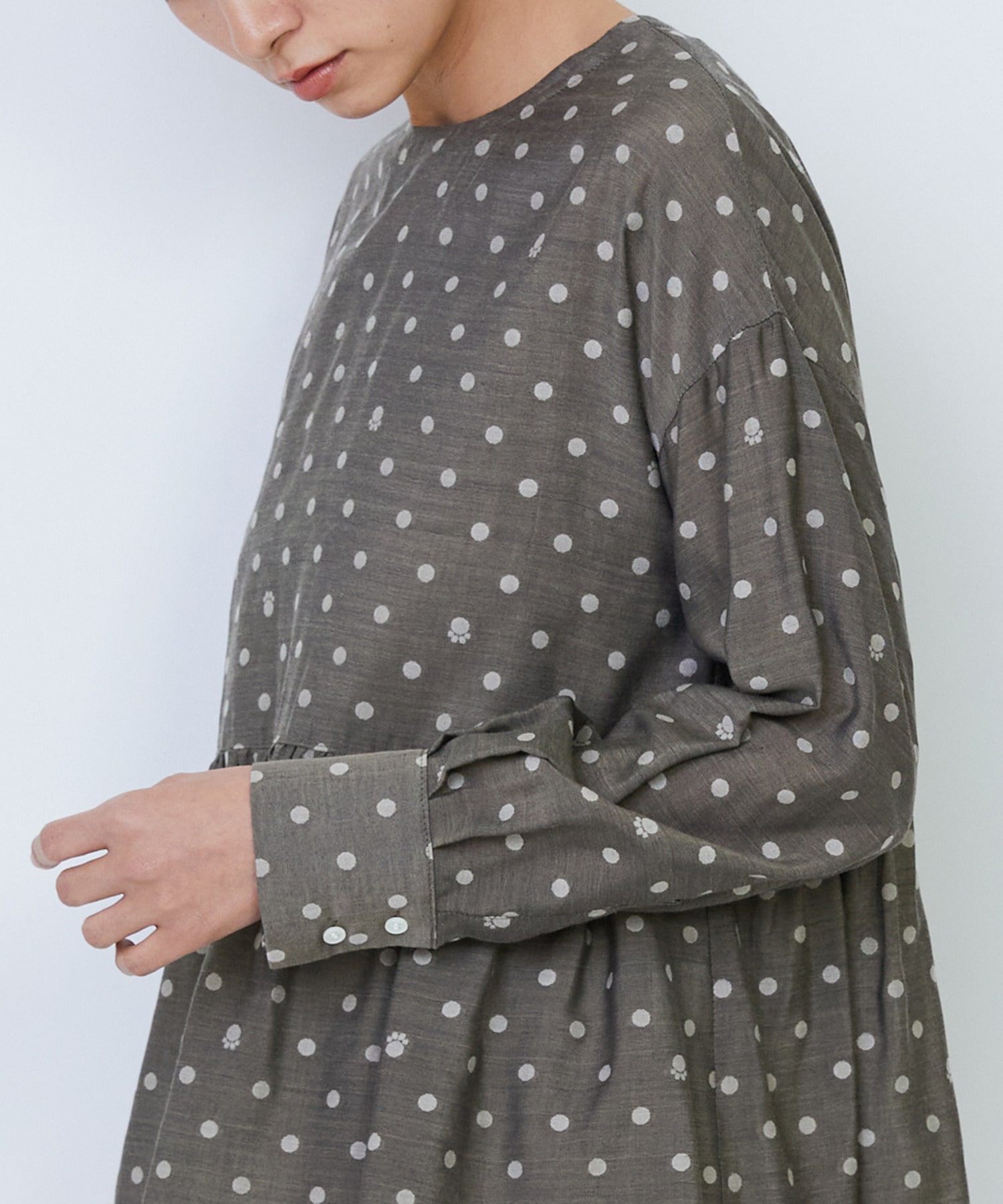 【LOISIR】オリジナル柄カットジャカードペプラムブラウス 詳細画像 ベージュ系その他 14