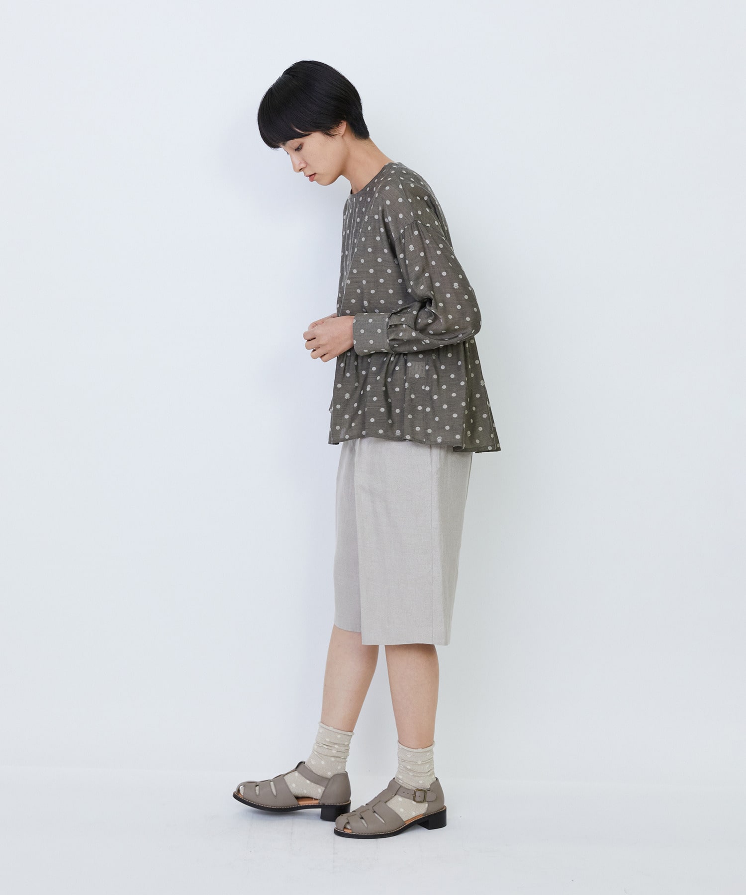 【LOISIR】オリジナル柄カットジャカードペプラムブラウス 詳細画像 ベージュ系その他 4