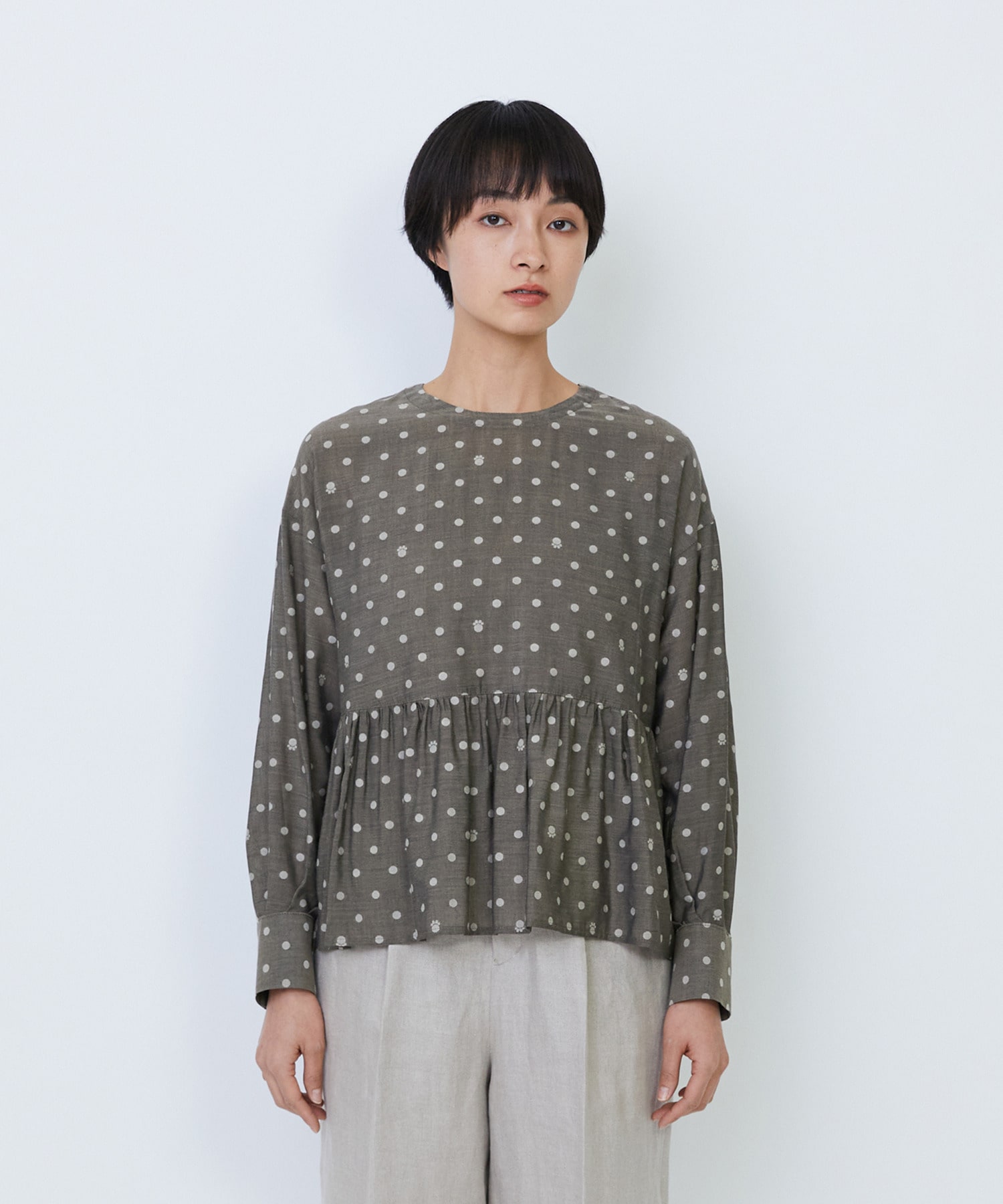 【LOISIR】オリジナル柄カットジャカードペプラムブラウス 詳細画像 ベージュ系その他 9