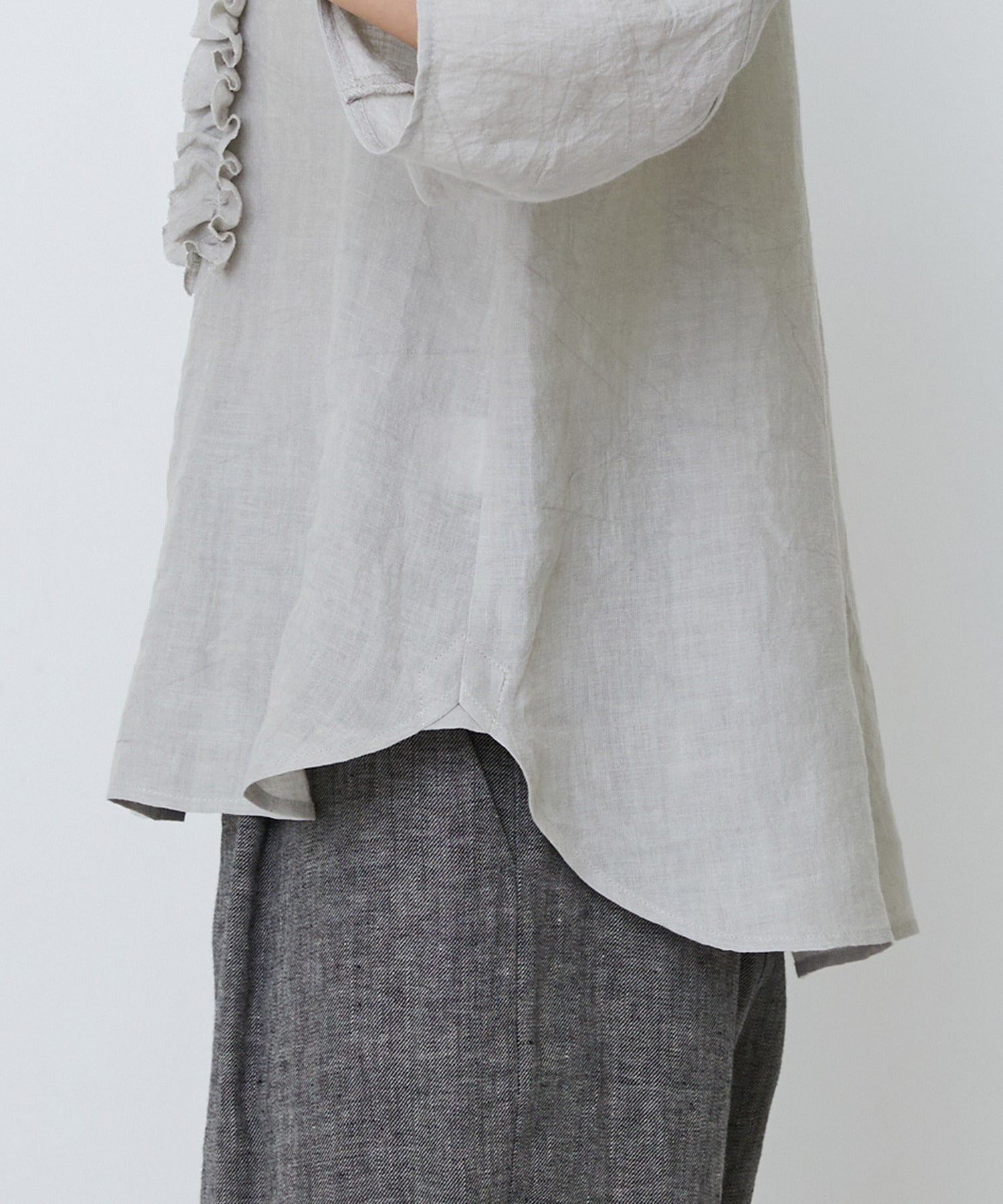 【LOISIR】グランジリネンフリルディテールブラウス 詳細画像 ネイビー 35