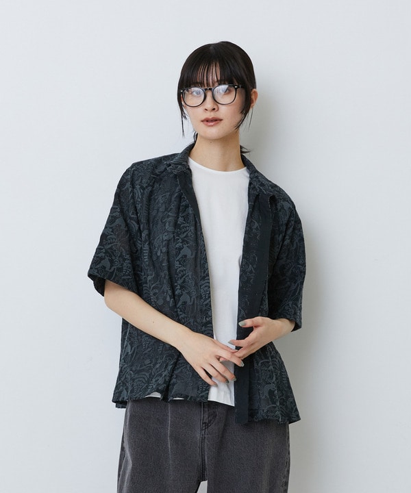 【LOISIR】【アーティストコラボ】LOISIR×TORANEKOBONBON エンブロイダリーAラインシャツ