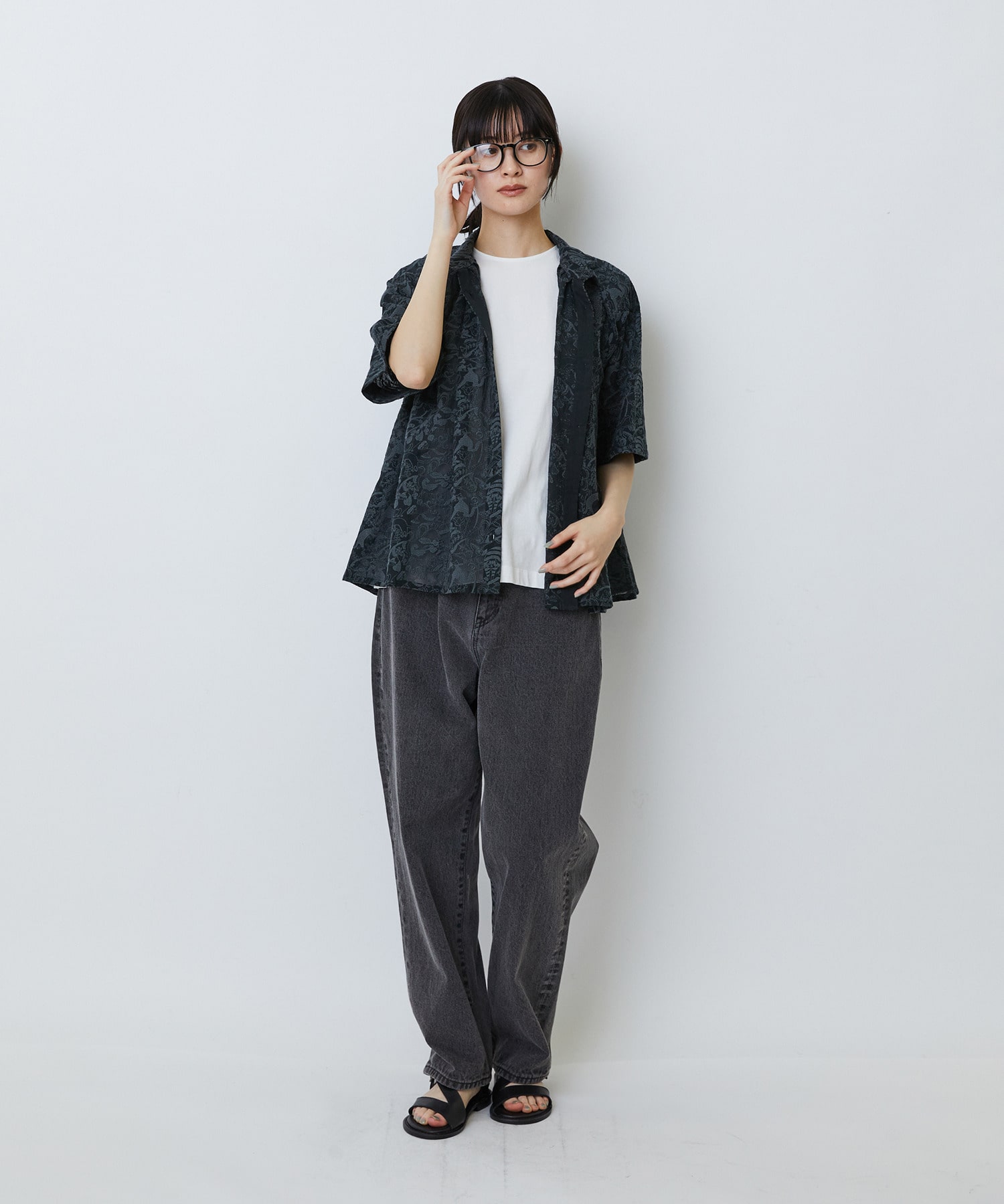 【LOISIR】【アーティストコラボ】LOISIR&times;TORANEKOBONBON エンブロイダリーAラインシャツ 詳細画像 ホワイト系その他 1