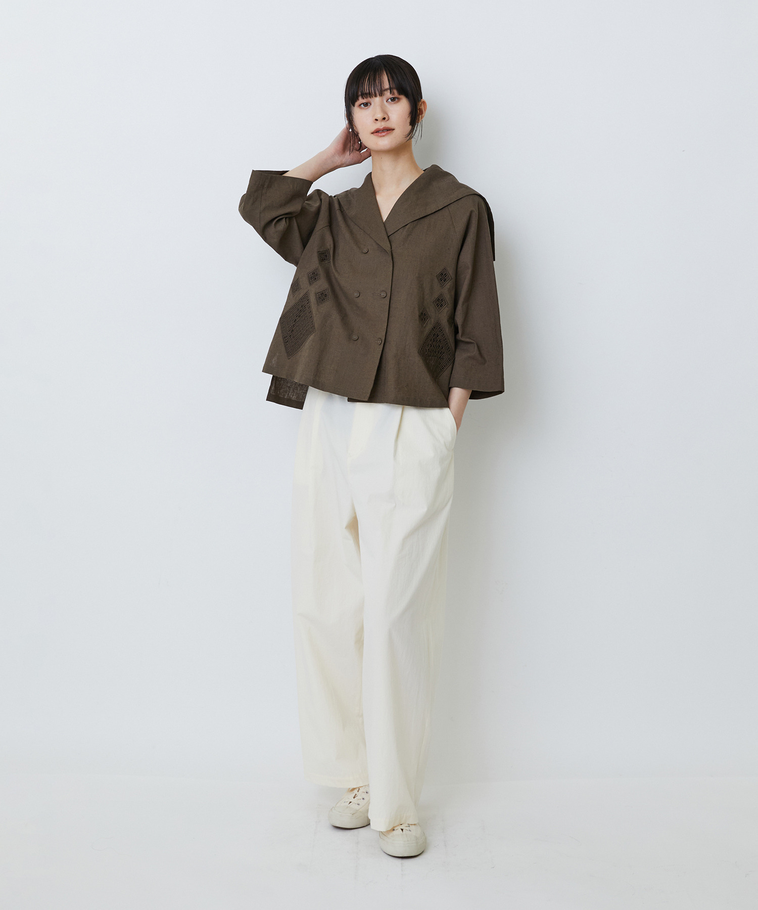 【LOISIR】コットンリネンクロス刺繍入りセーラーカラーブラウス 詳細画像 ブラック 5