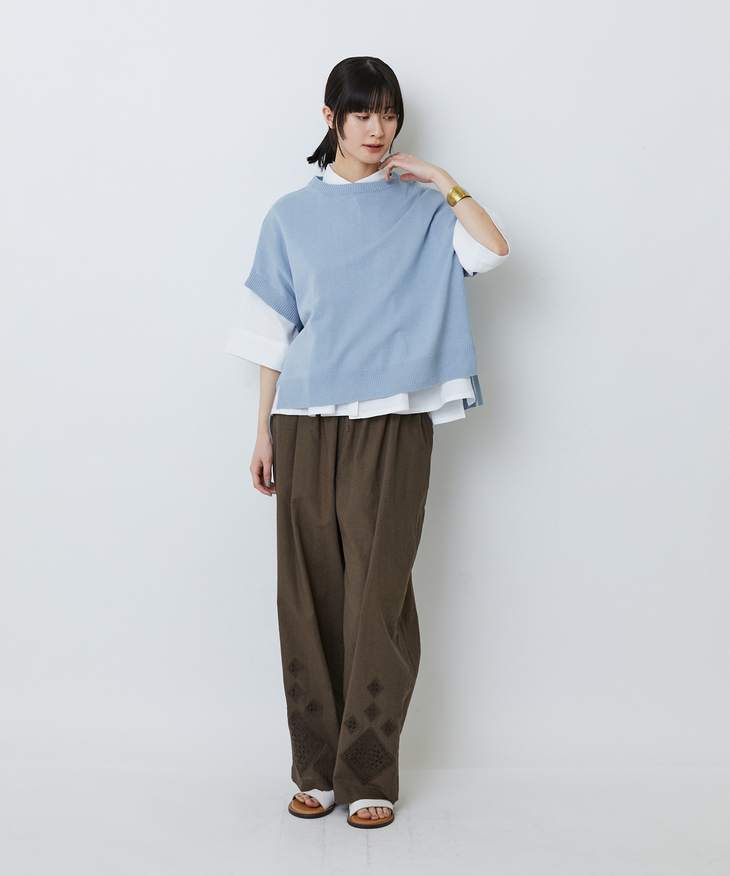 【LOISIR】コットンリネンクロス刺繍入りイージーパンツ 詳細画像 カーキ 2