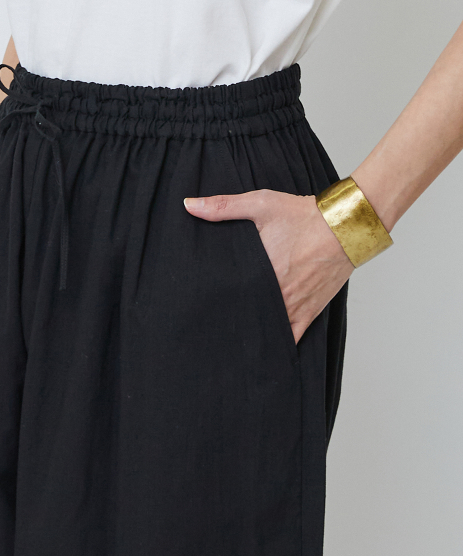 【LOISIR】コットンリネンクロス刺繍入りイージーパンツ 詳細画像 カーキ 20