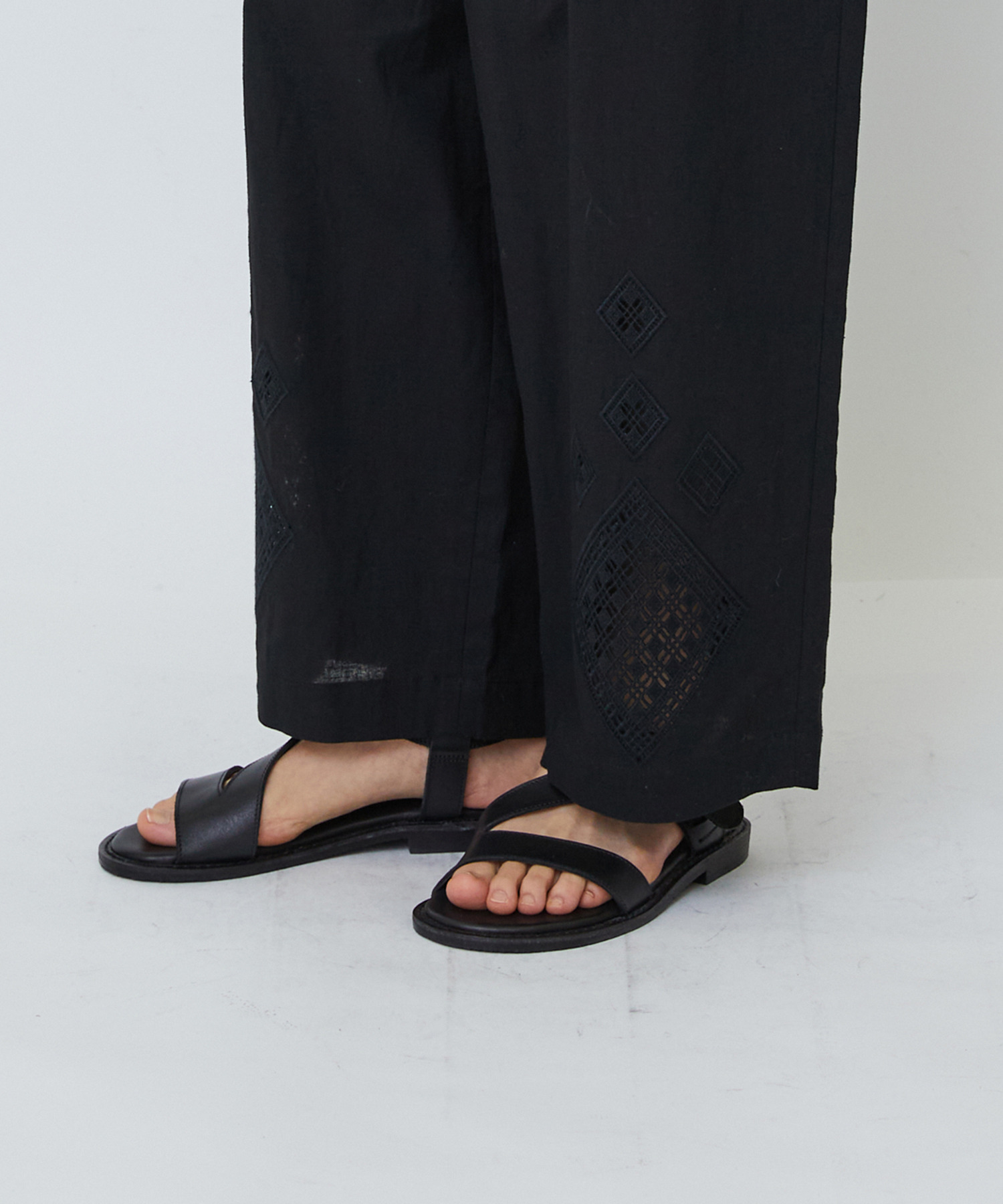 【LOISIR】コットンリネンクロス刺繍入りイージーパンツ 詳細画像 カーキ 21