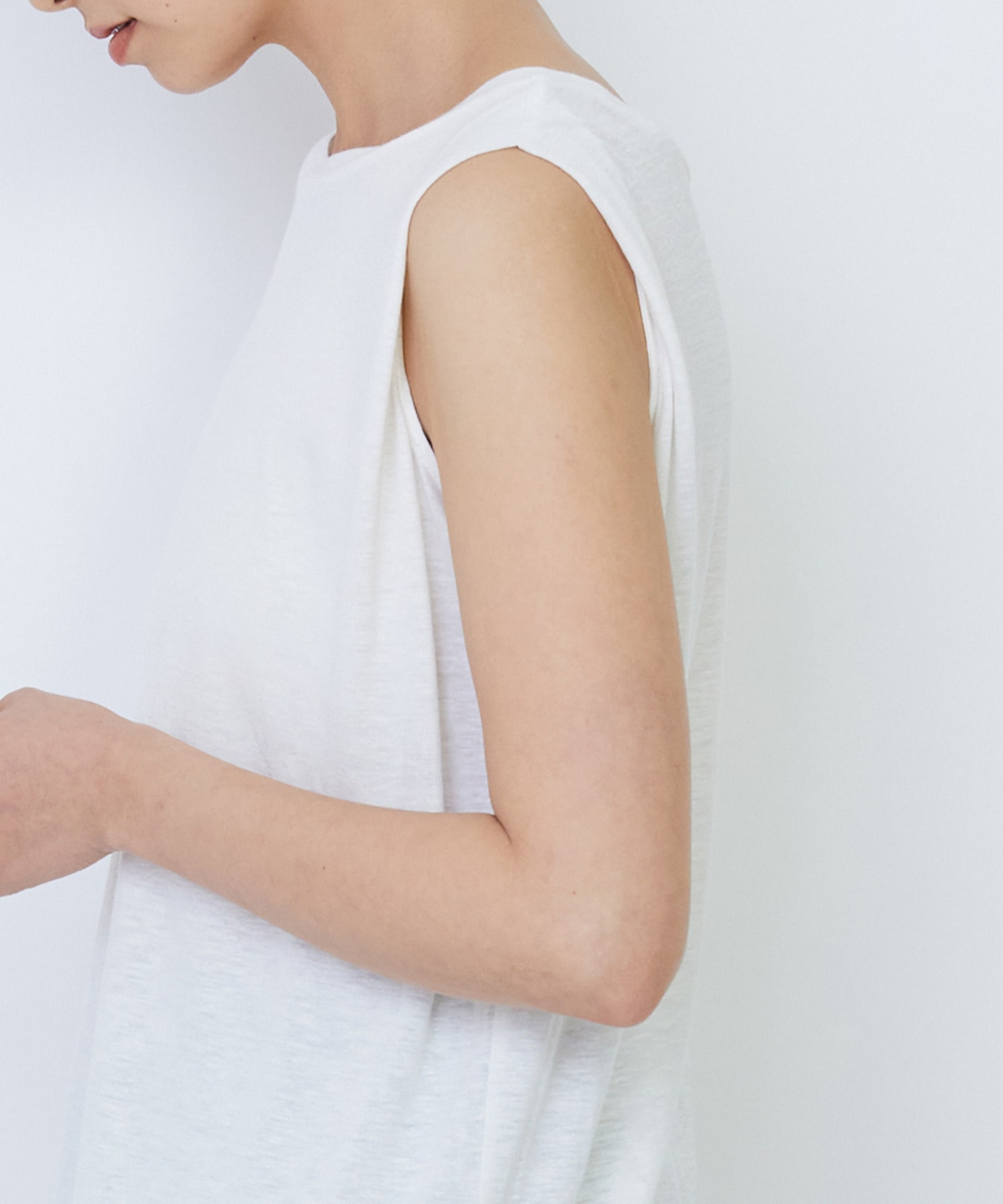 【LOISIR】リネンレーヨン天竺ノースリーブプルオーバー 詳細画像 ブラック 13