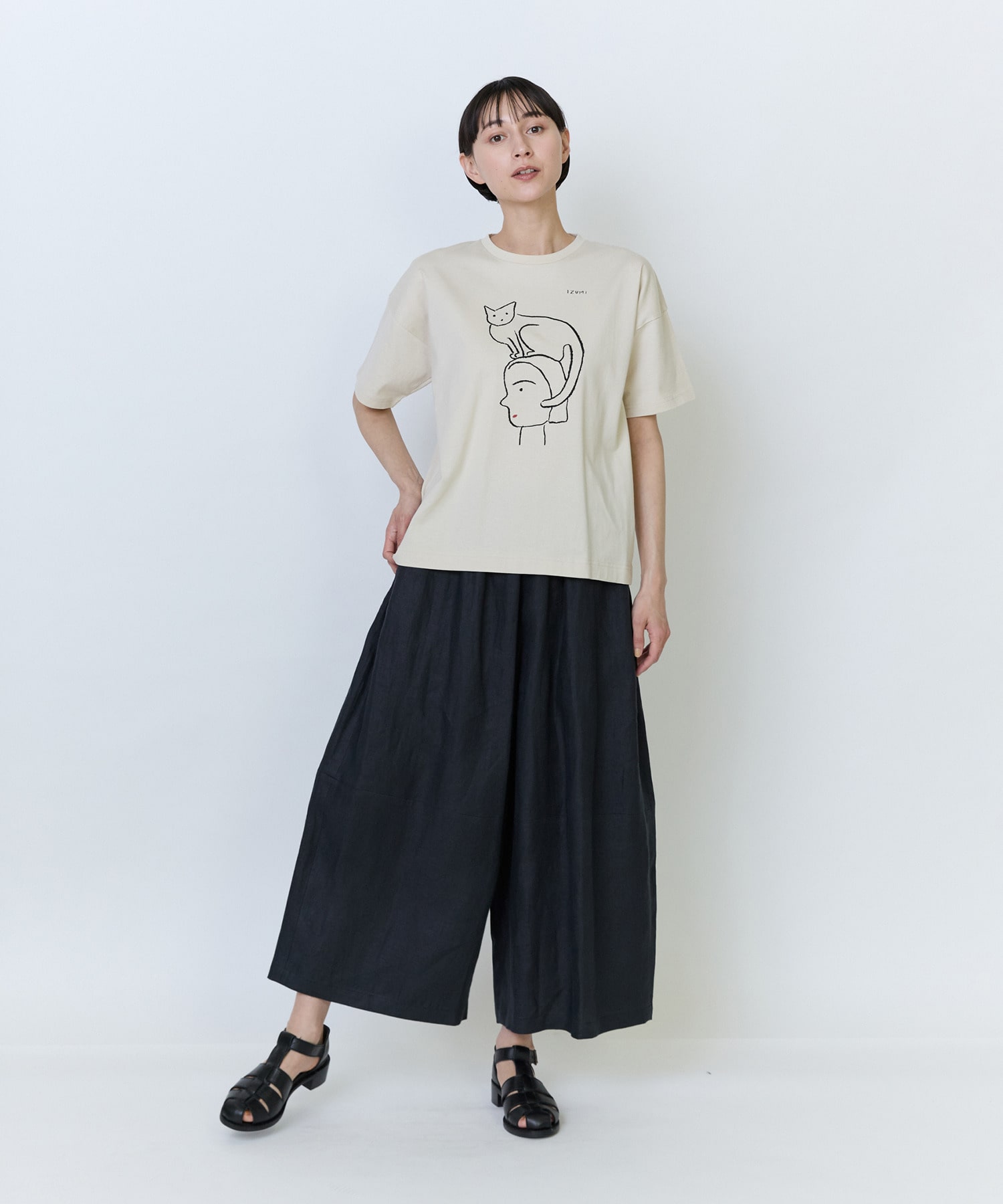 【LOISIR】【5/11 10:00販売開始】【アーティストコラボ】LOISIR&times;塩川いずみ イラストプリントTシャツ 詳細画像 チャコールグレー 1