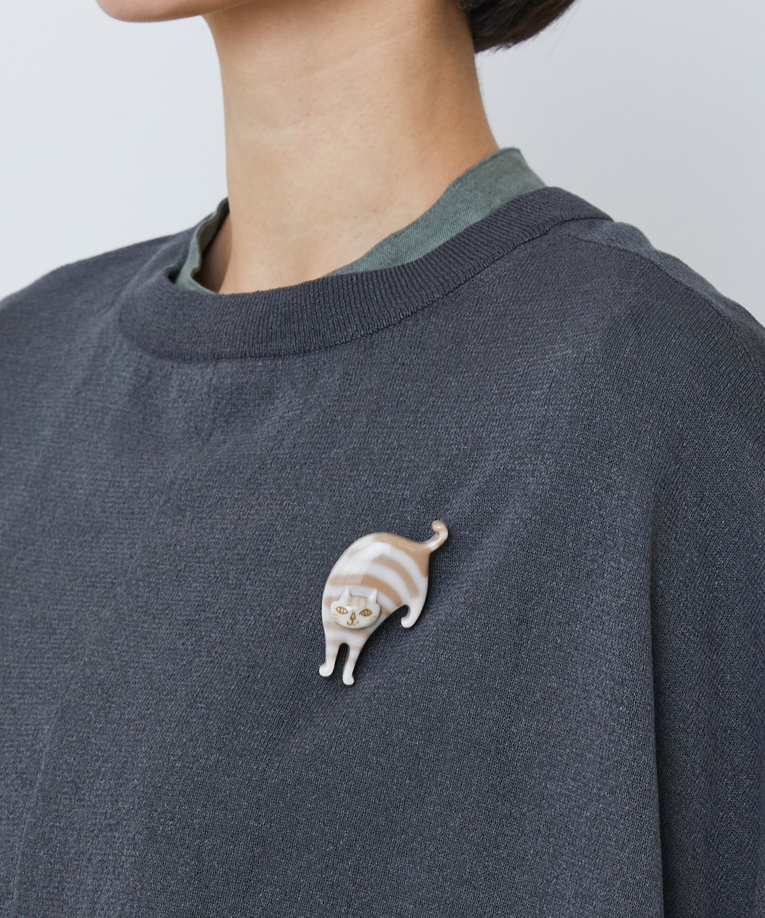 【LOISIR】【アーティストコラボ】LOISIR&times;TORANEKOBONBON しまネコブローチ 詳細画像 ベージュ系その他 1