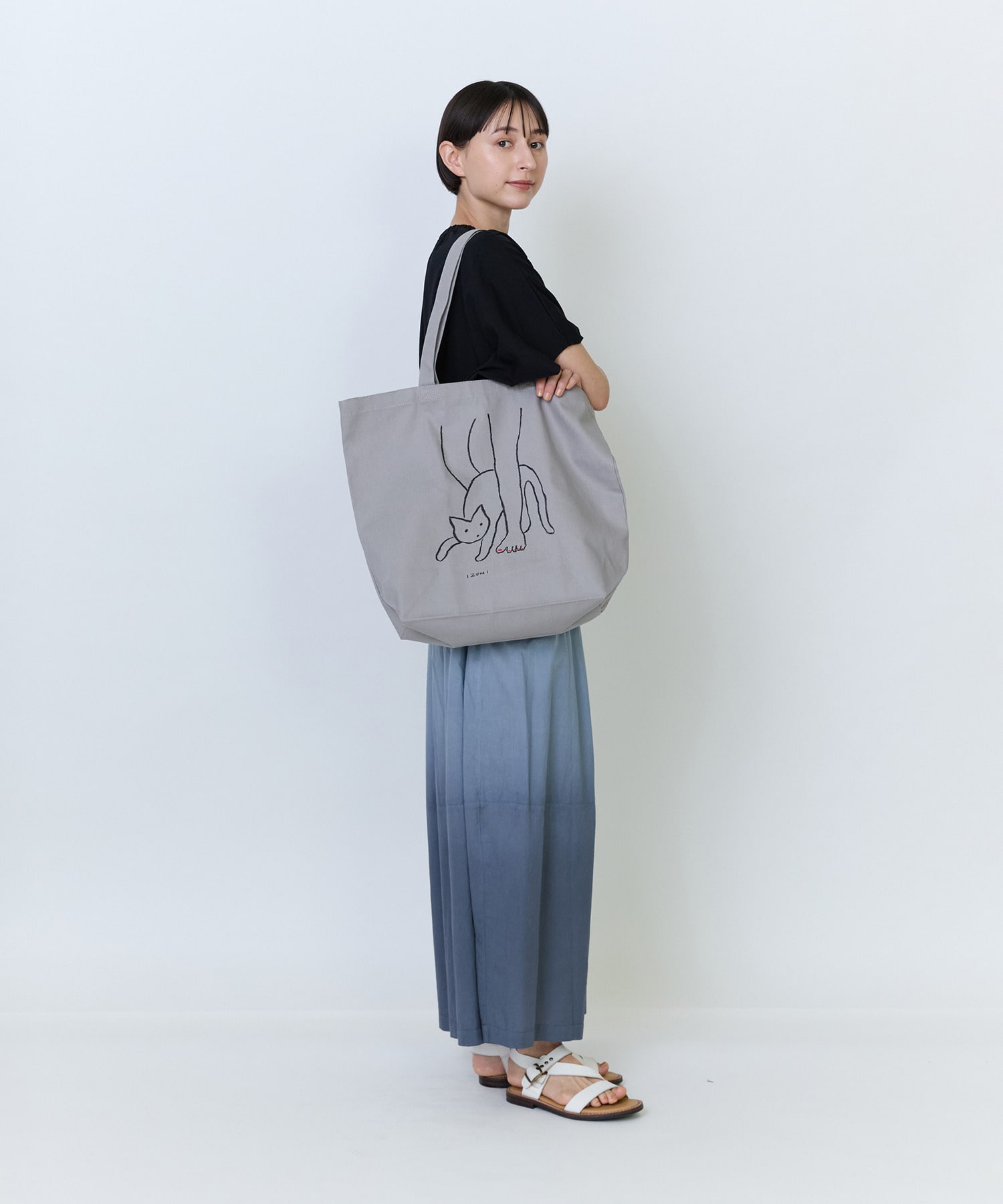 【LOISIR】【5/11 10:00販売開始】【アーティストコラボ】LOISIR&times;塩川いずみ イラストプリントトートバッグ 詳細画像 グレー 4