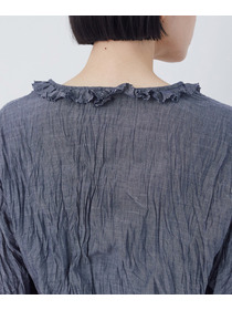 【congés payés】クリンクル加工Ｖネックフリルシャツ 詳細画像 ネイビー 24