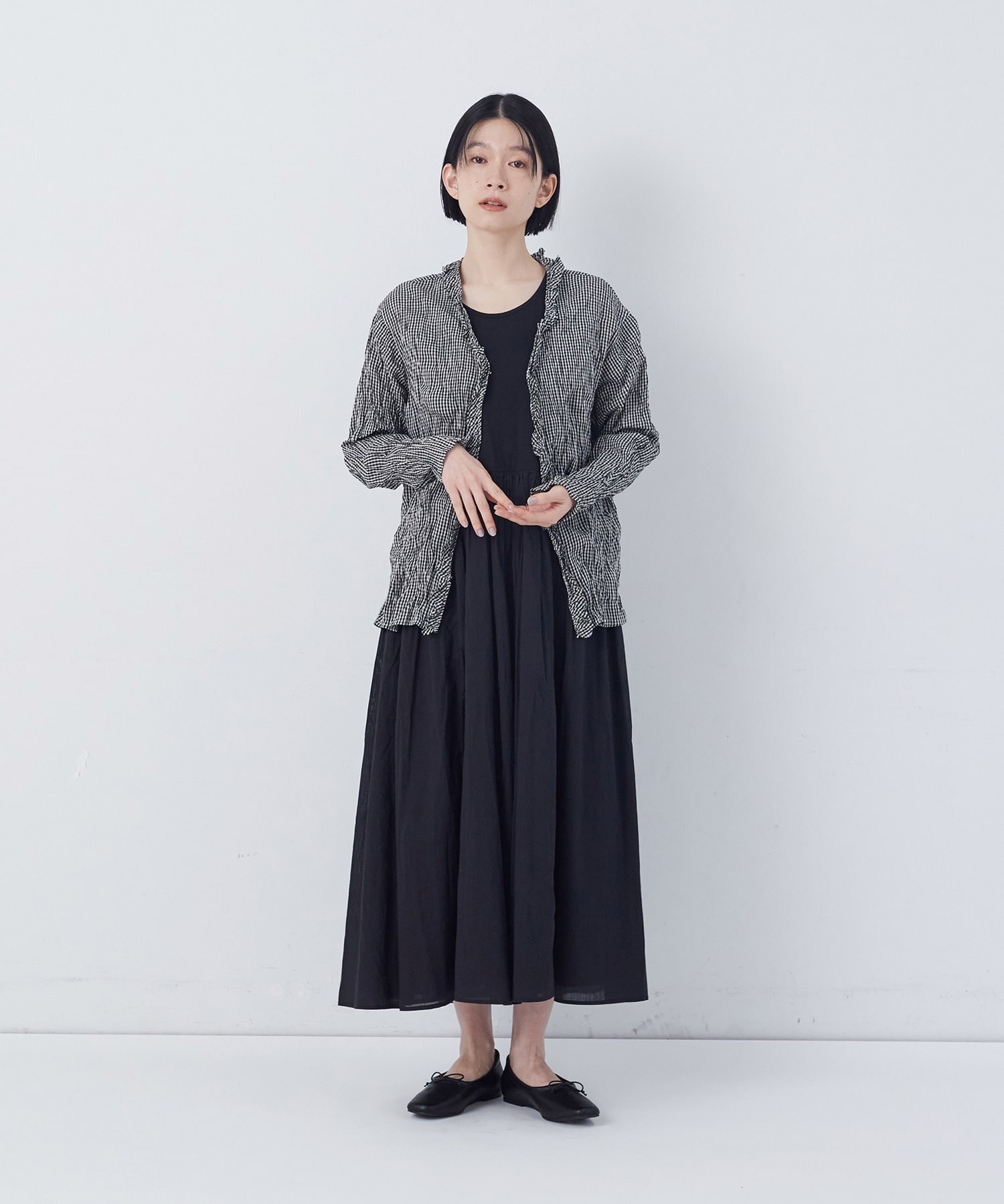 【congés payés】クリンクル加工Ｖネックフリルシャツ 詳細画像 ネイビー 1