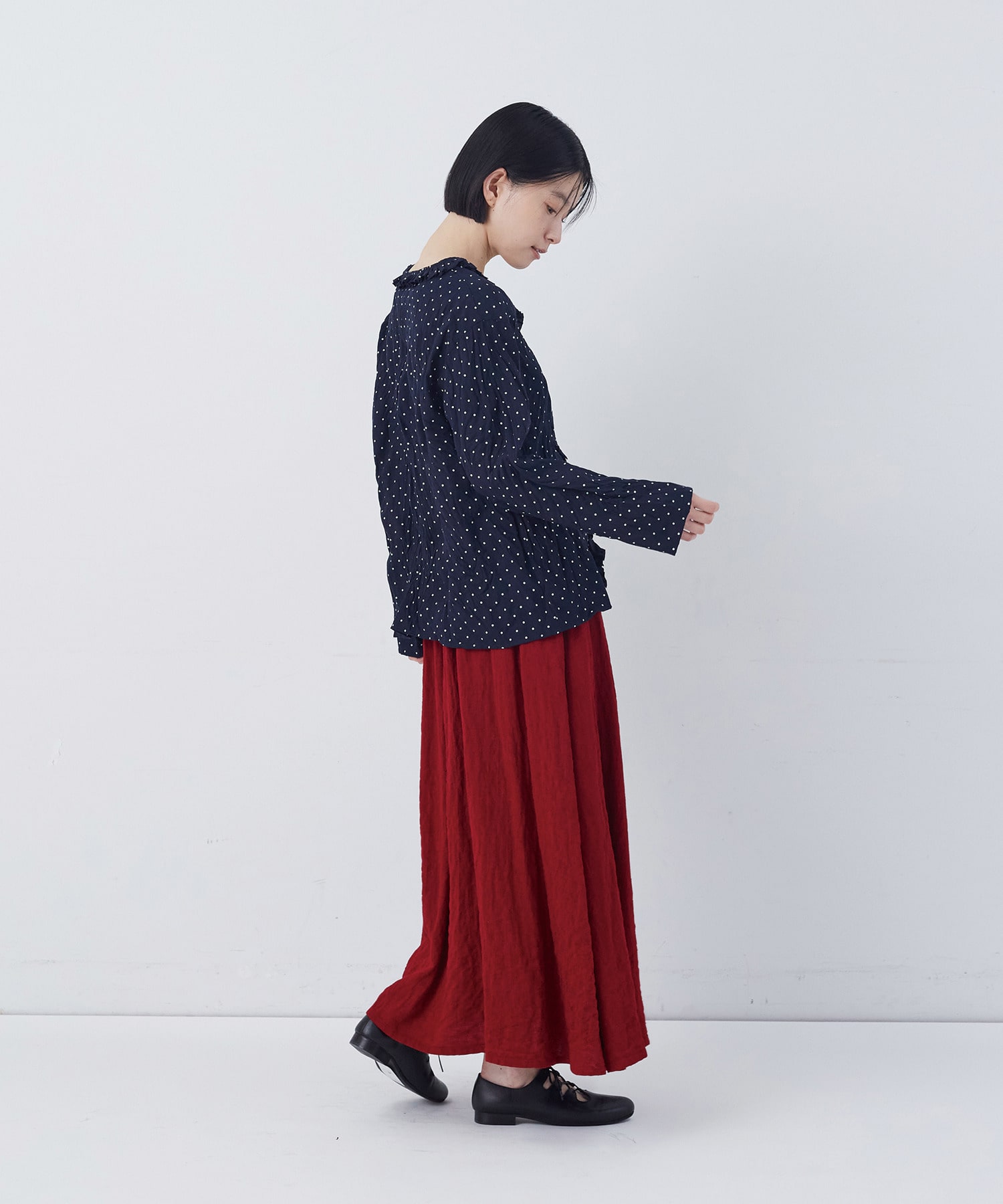 【congés payés】クリンクル加工Ｖネックフリルシャツ 詳細画像 ネイビー 10