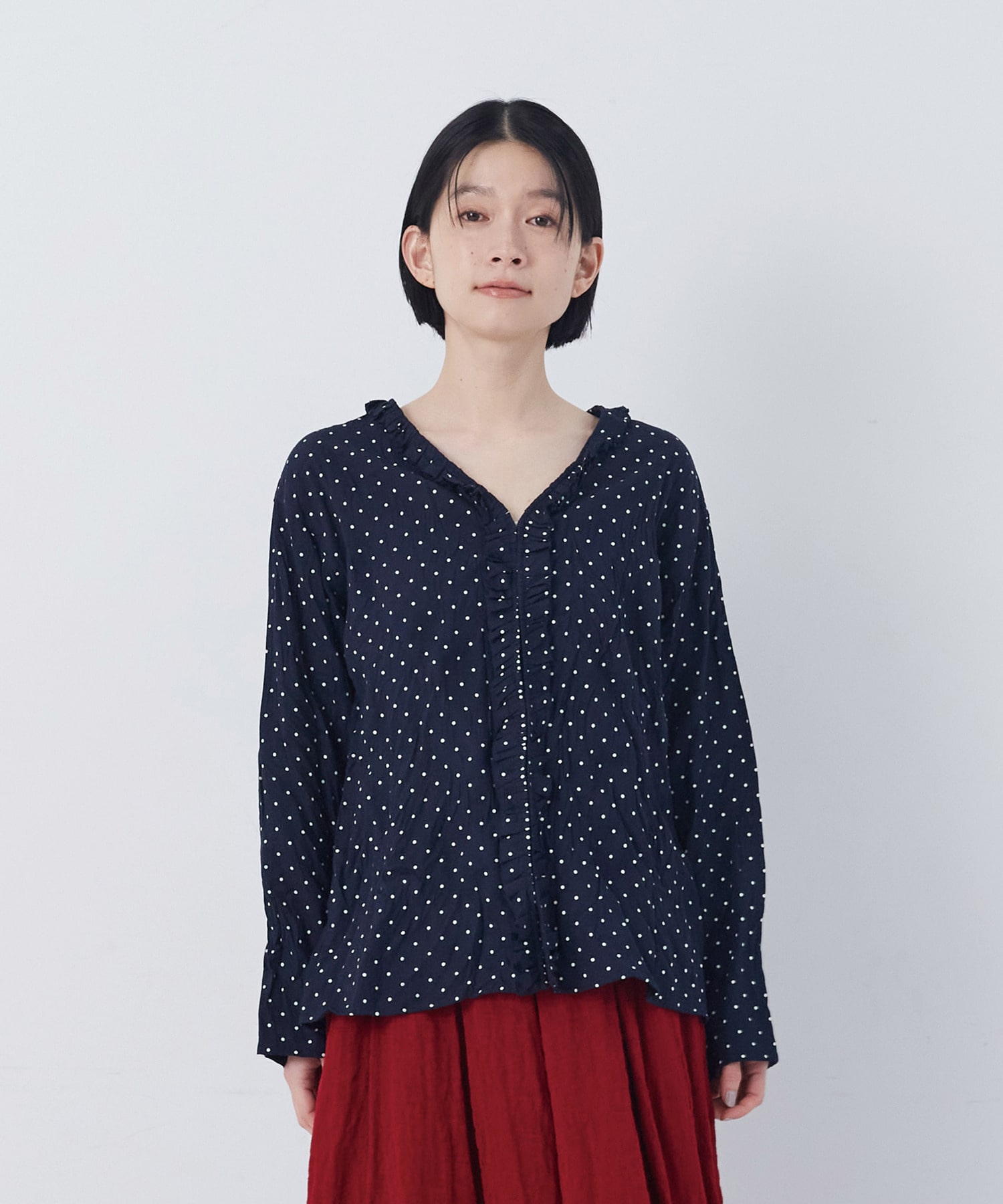 【congés payés】クリンクル加工Ｖネックフリルシャツ 詳細画像 ネイビー 12