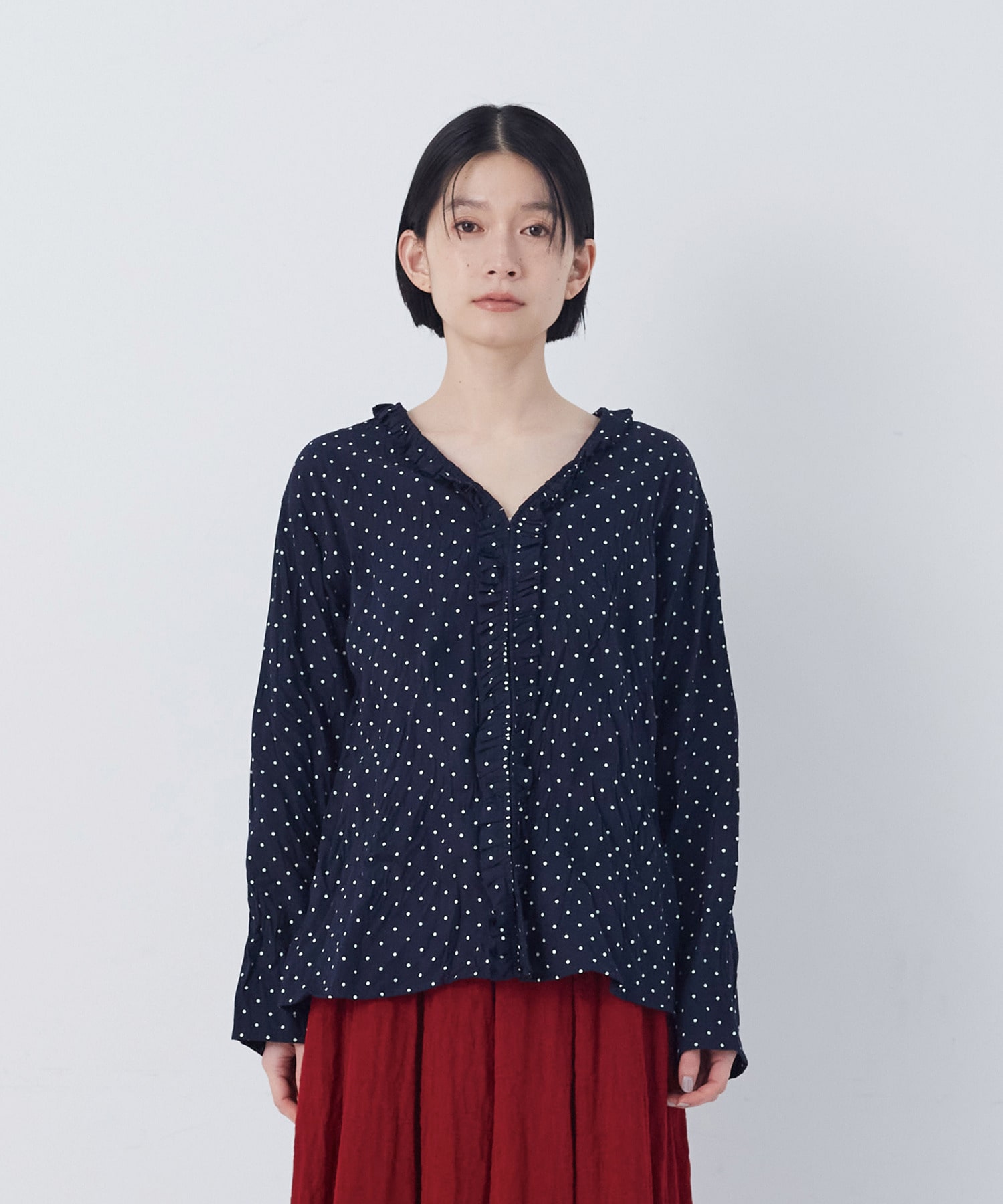 【congés payés】クリンクル加工Ｖネックフリルシャツ 詳細画像 ネイビー 13