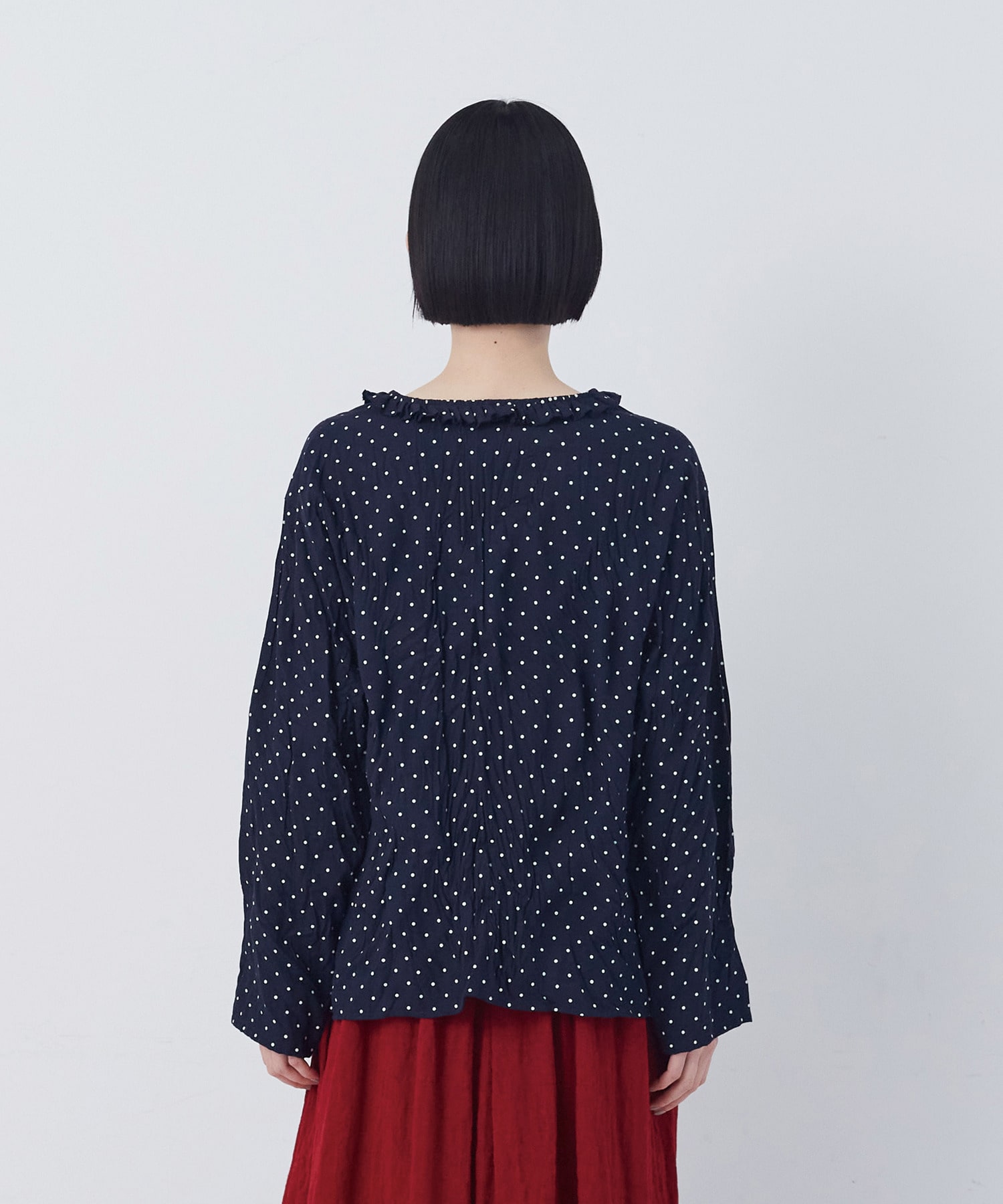 【congés payés】クリンクル加工Ｖネックフリルシャツ 詳細画像 ネイビー 15