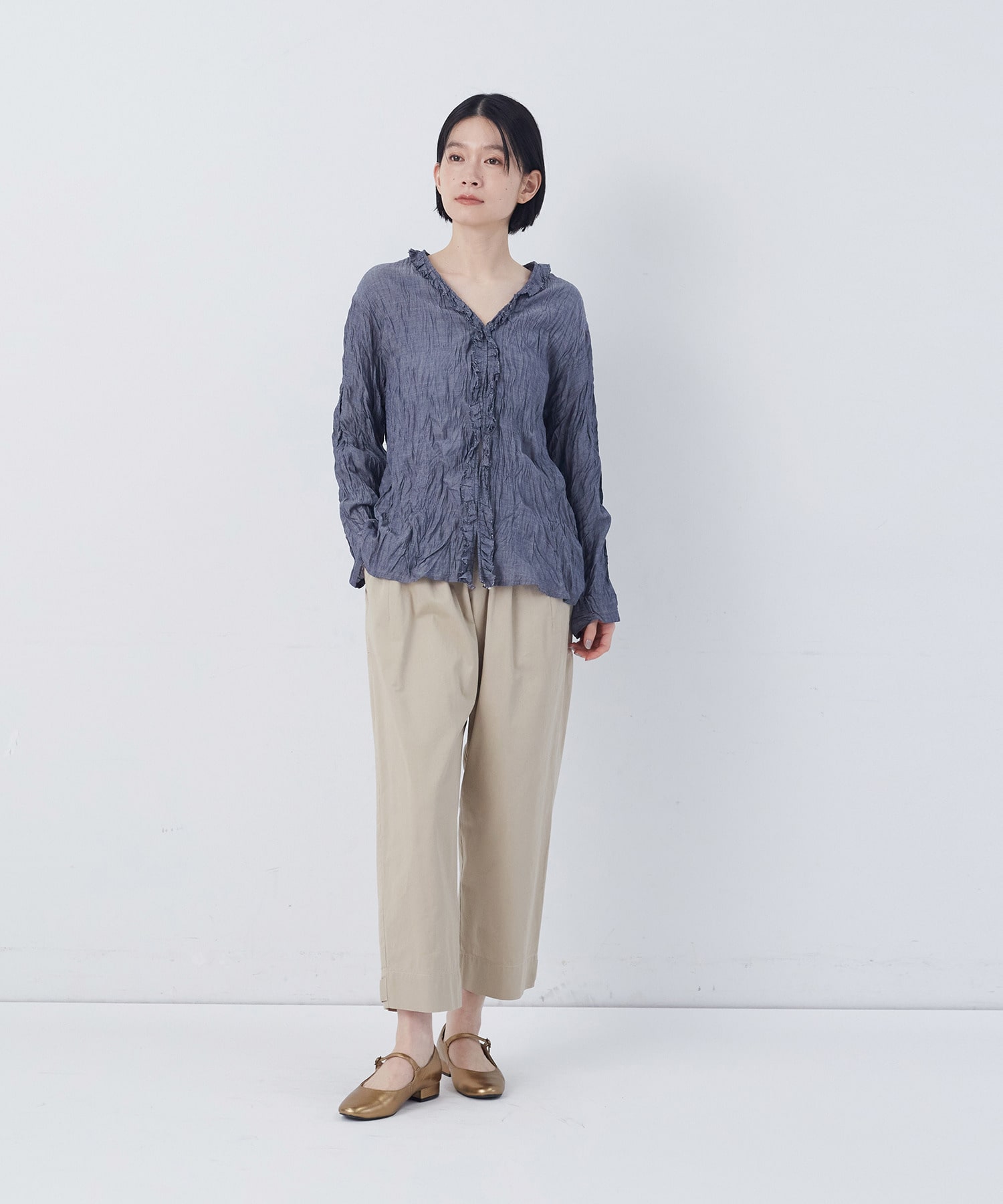 【congés payés】クリンクル加工Ｖネックフリルシャツ 詳細画像 ネイビー 16