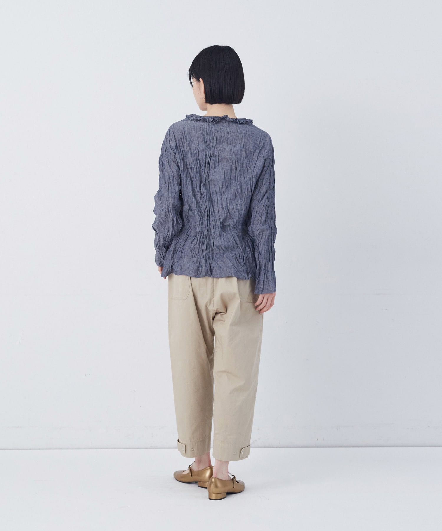 【congés payés】クリンクル加工Ｖネックフリルシャツ 詳細画像 ネイビー 18