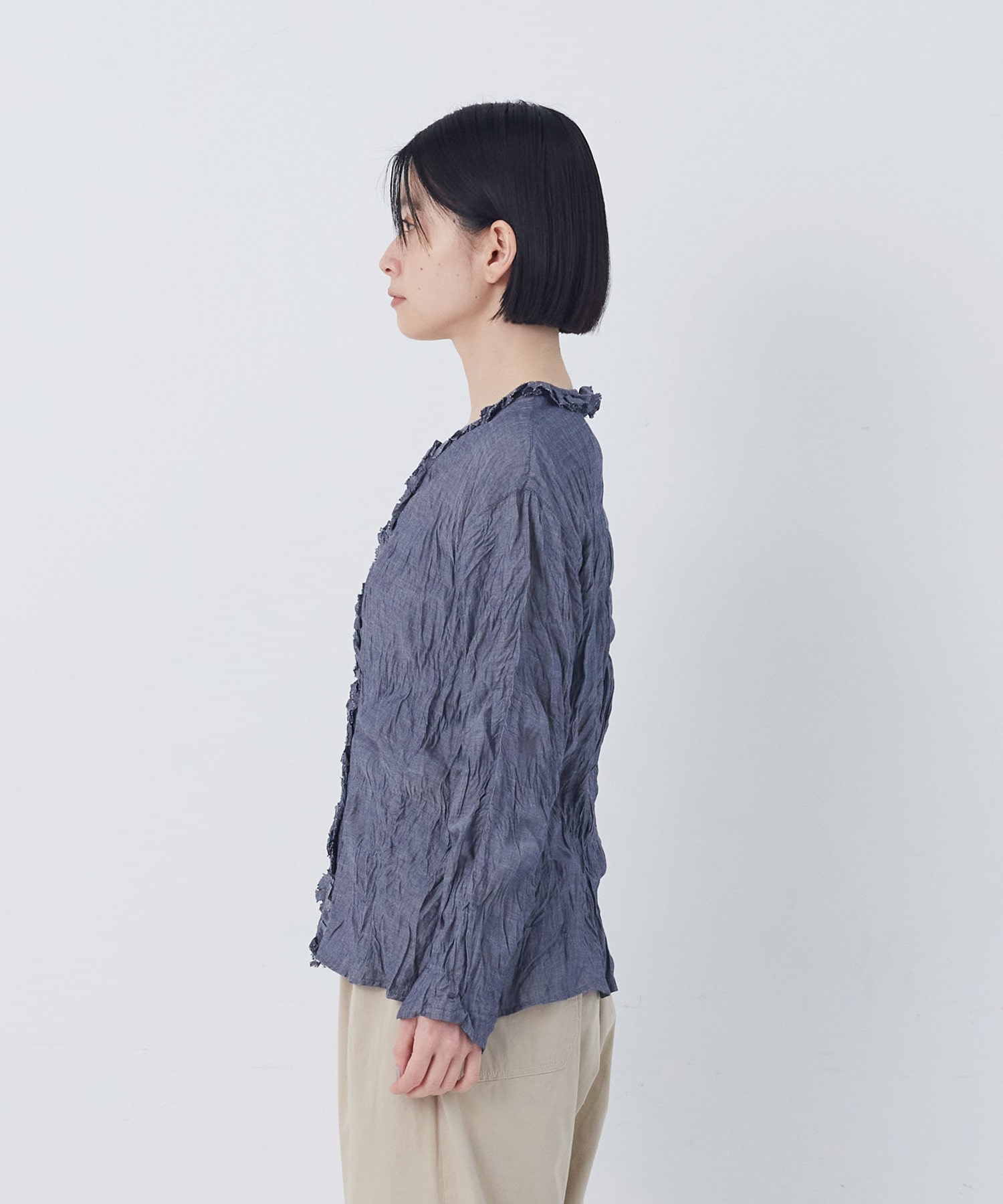 【congés payés】クリンクル加工Ｖネックフリルシャツ 詳細画像 ネイビー 21