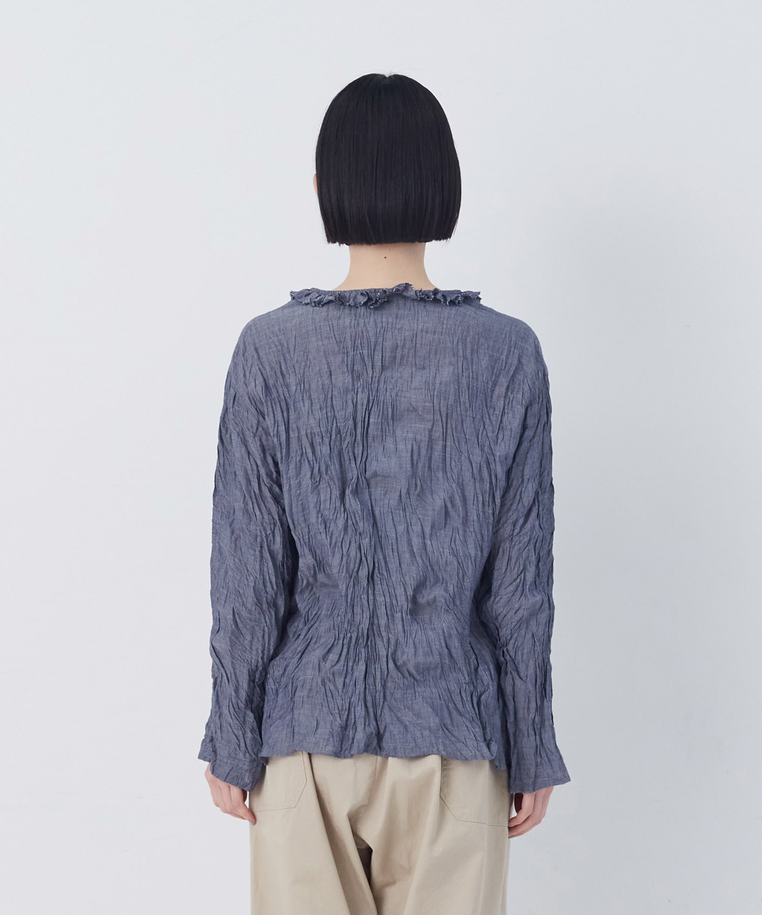 【congés payés】クリンクル加工Ｖネックフリルシャツ 詳細画像 ネイビー 22