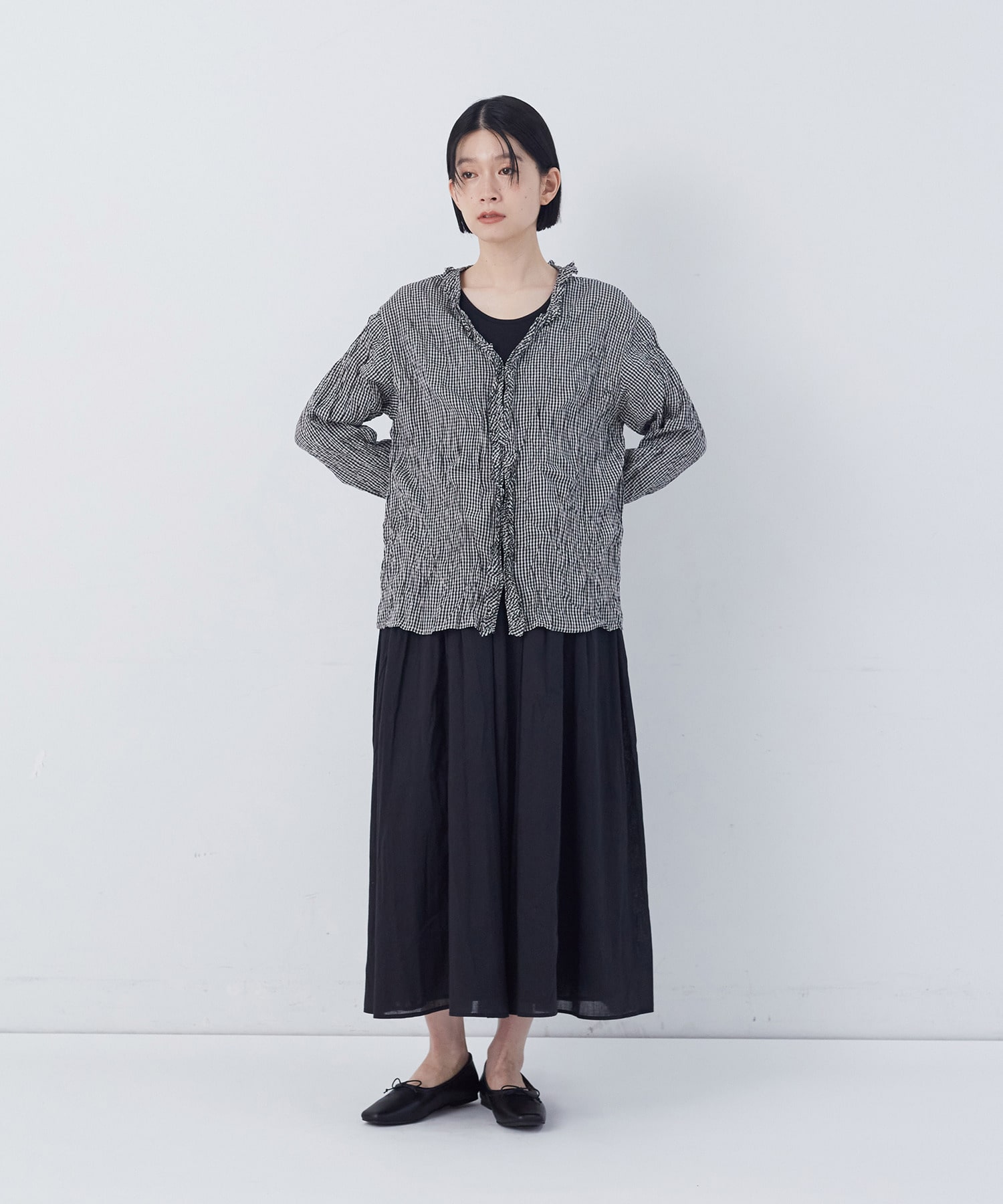 【congés payés】クリンクル加工Ｖネックフリルシャツ 詳細画像 ネイビー 3