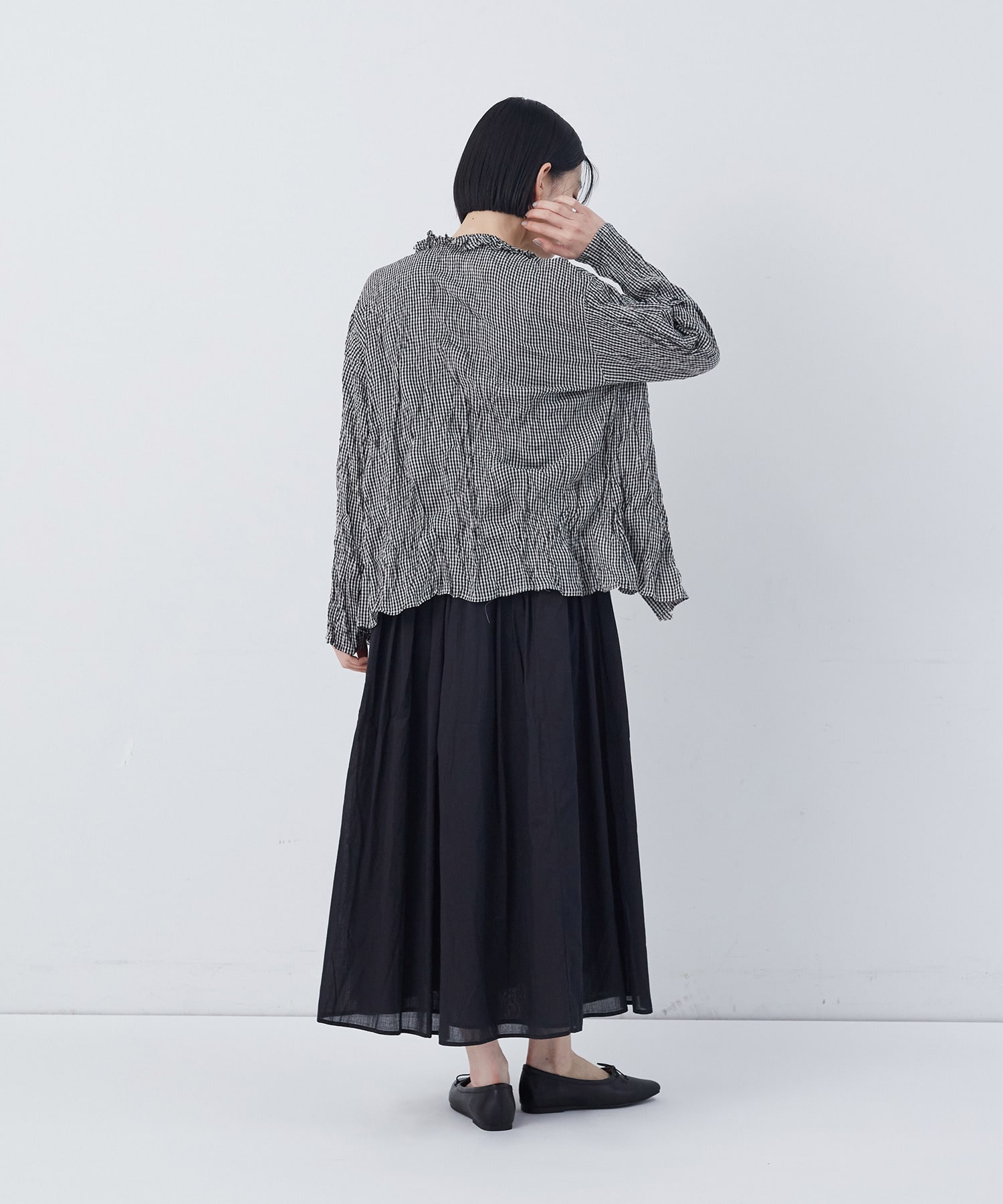 【congés payés】クリンクル加工Ｖネックフリルシャツ 詳細画像 ネイビー 4