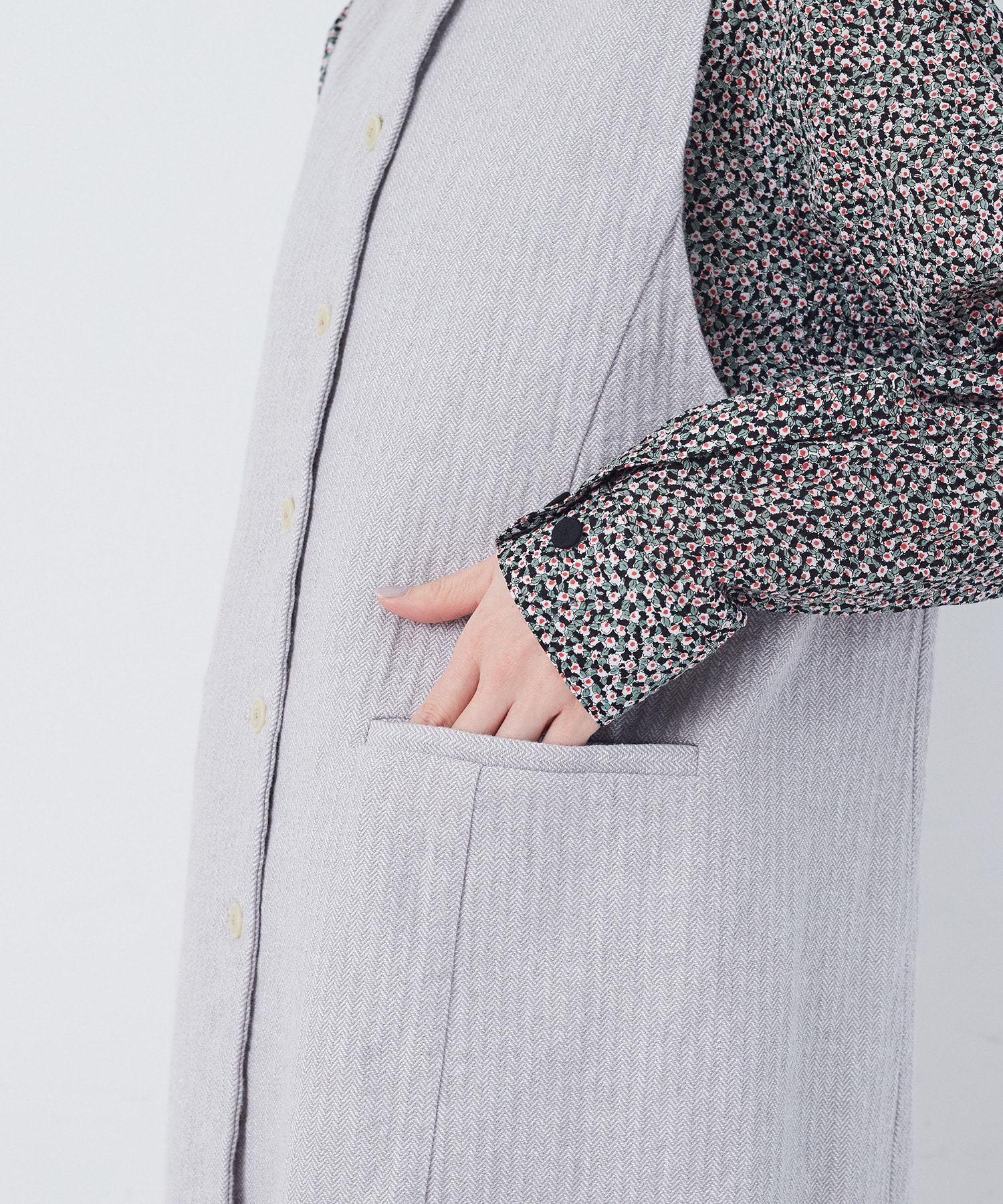 【congés payés】綿麻ツィードクルーネックベスト 詳細画像 グレー系その他 19