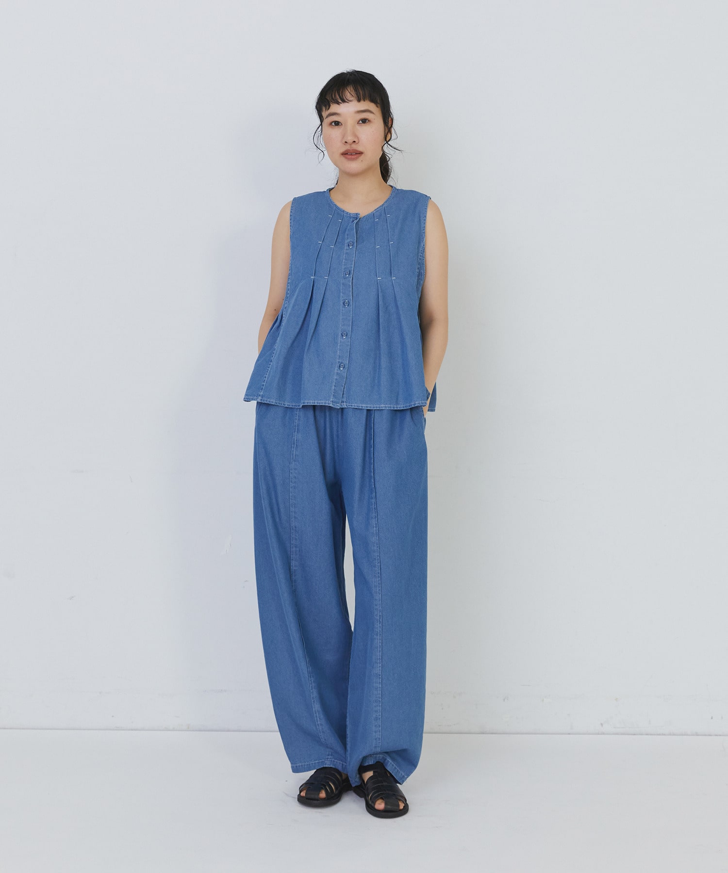 【congés payés】タックディテールデニムベスト 詳細画像 インディゴブルー 1