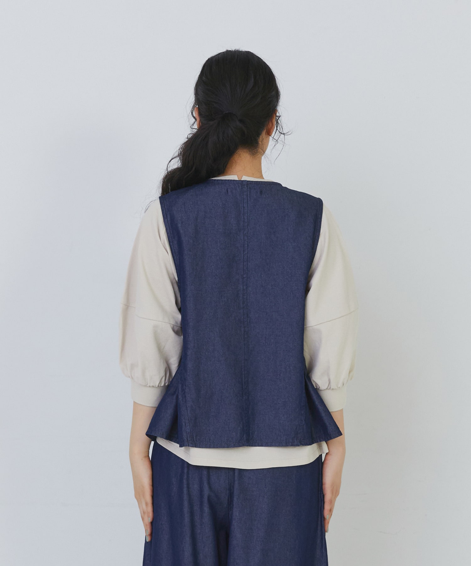 【congés payés】タックディテールデニムベスト 詳細画像 インディゴブルー 15