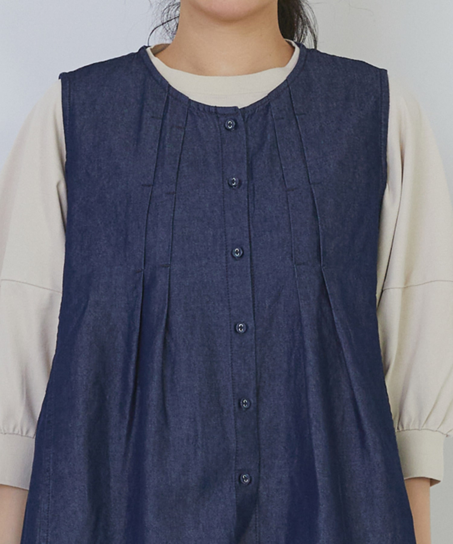 【congés payés】タックディテールデニムベスト 詳細画像 インディゴブルー 16