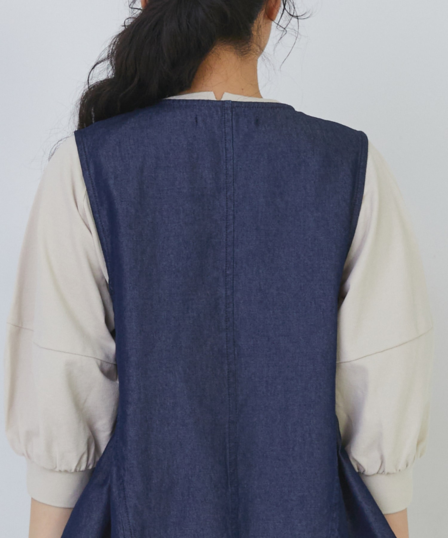 【congés payés】タックディテールデニムベスト 詳細画像 インディゴブルー 17