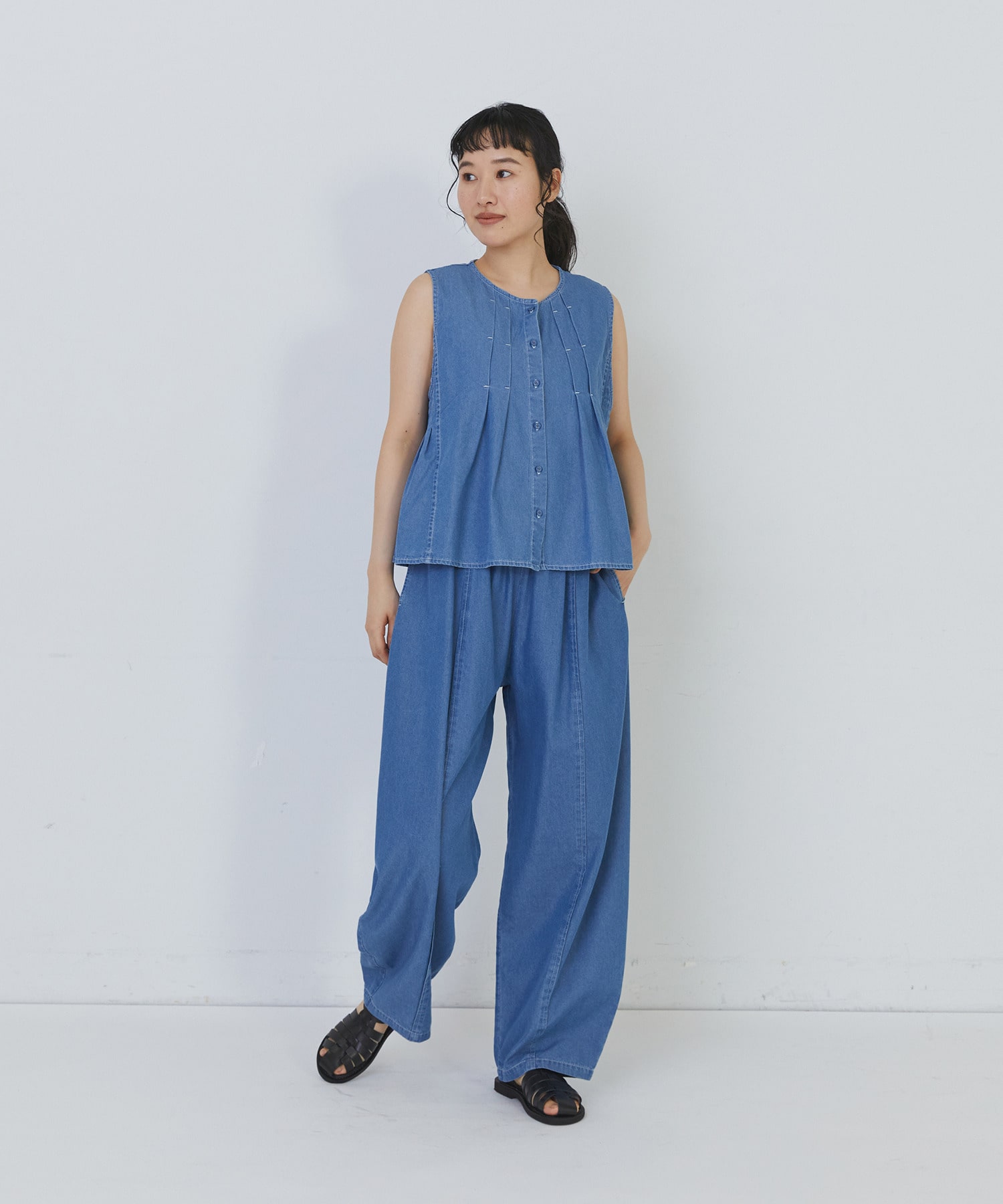 【congés payés】タックディテールデニムベスト 詳細画像 インディゴブルー 4