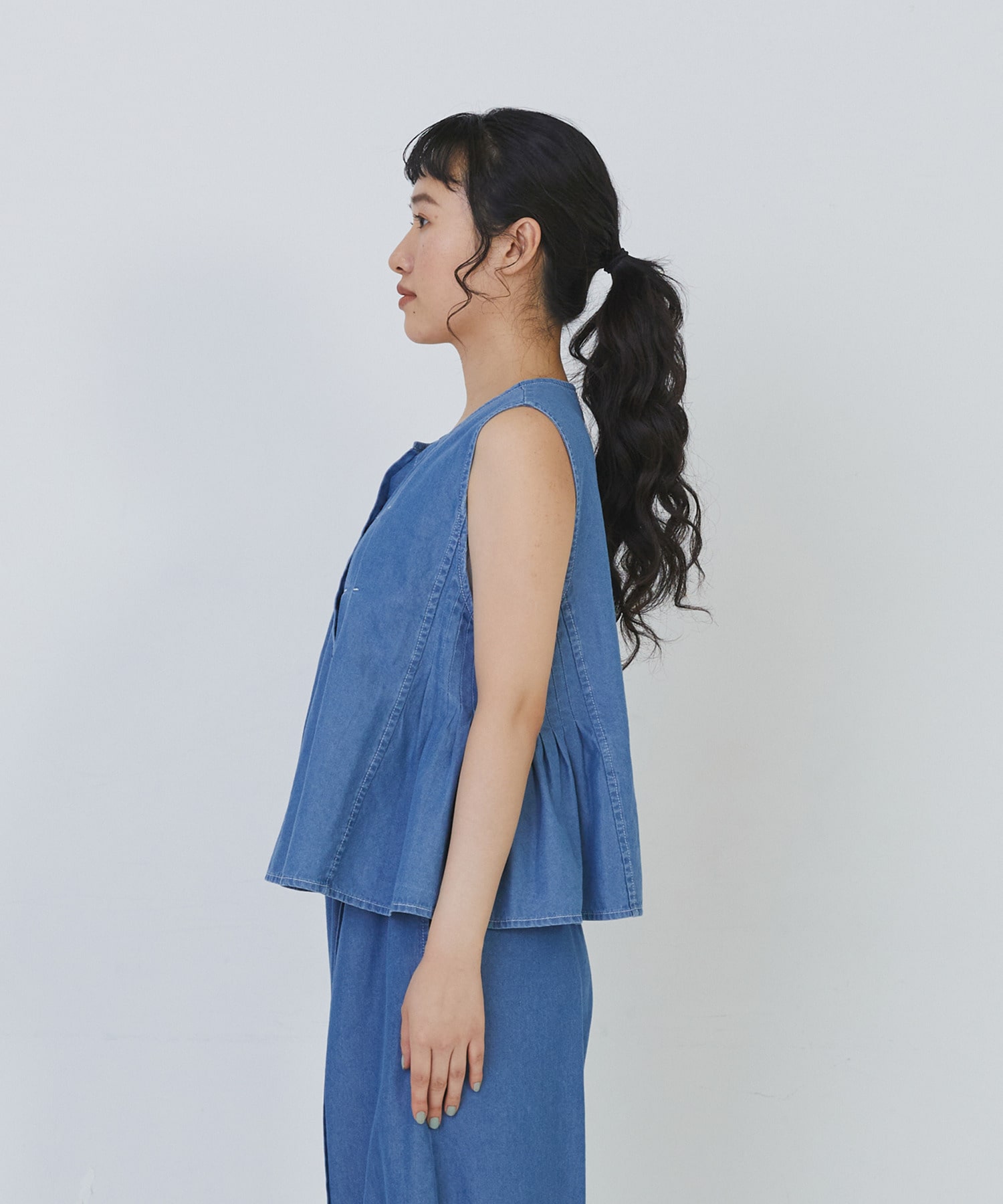 【congés payés】タックディテールデニムベスト 詳細画像 インディゴブルー 6