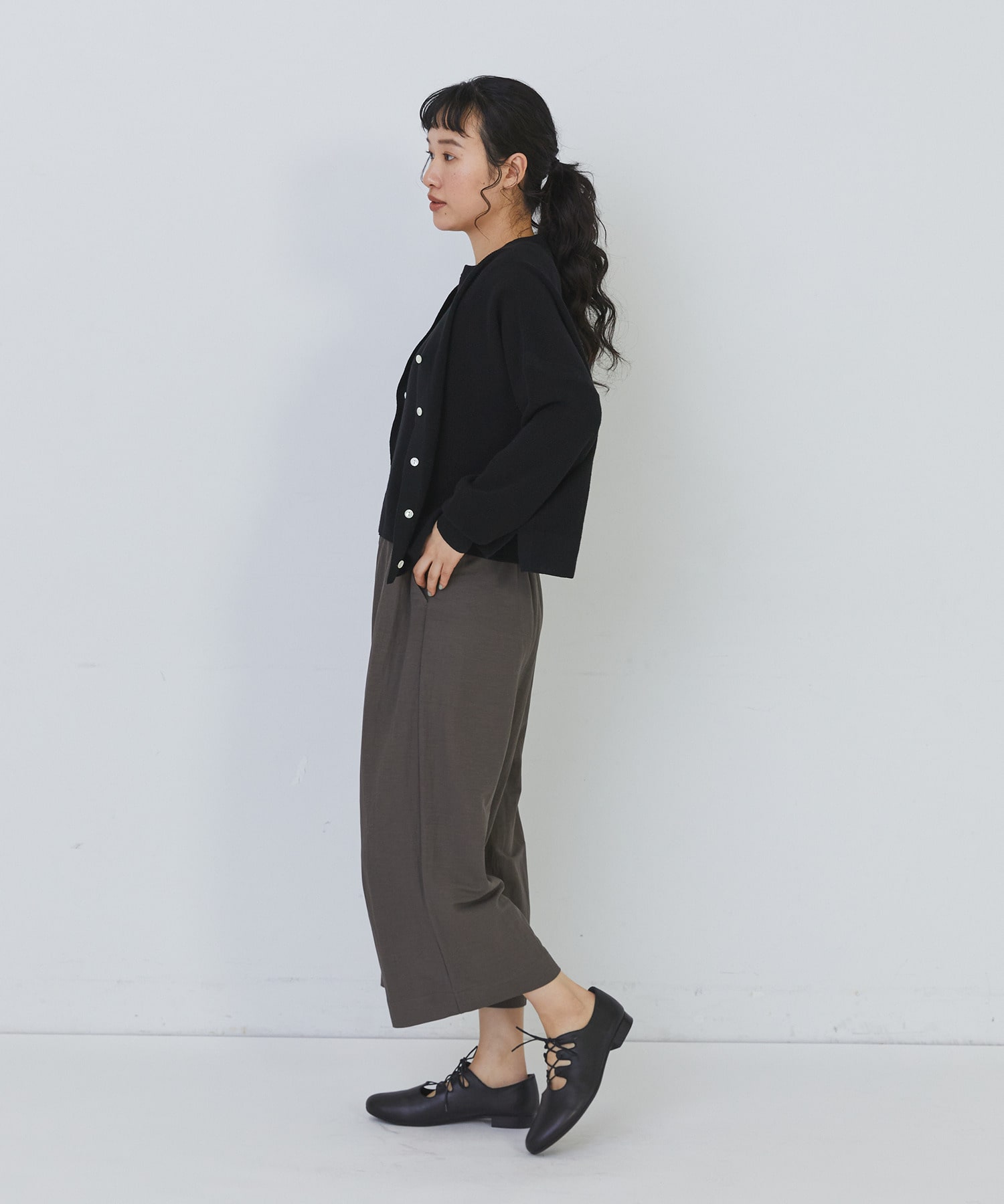 【congés payés】14G麻綿ワッフル編みVネックカーディガン 詳細画像 ブラック 10