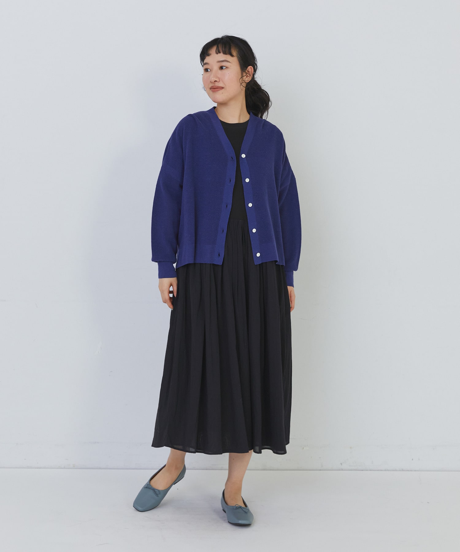 【congés payés】14G麻綿ワッフル編みVネックカーディガン 詳細画像 ブラック 16