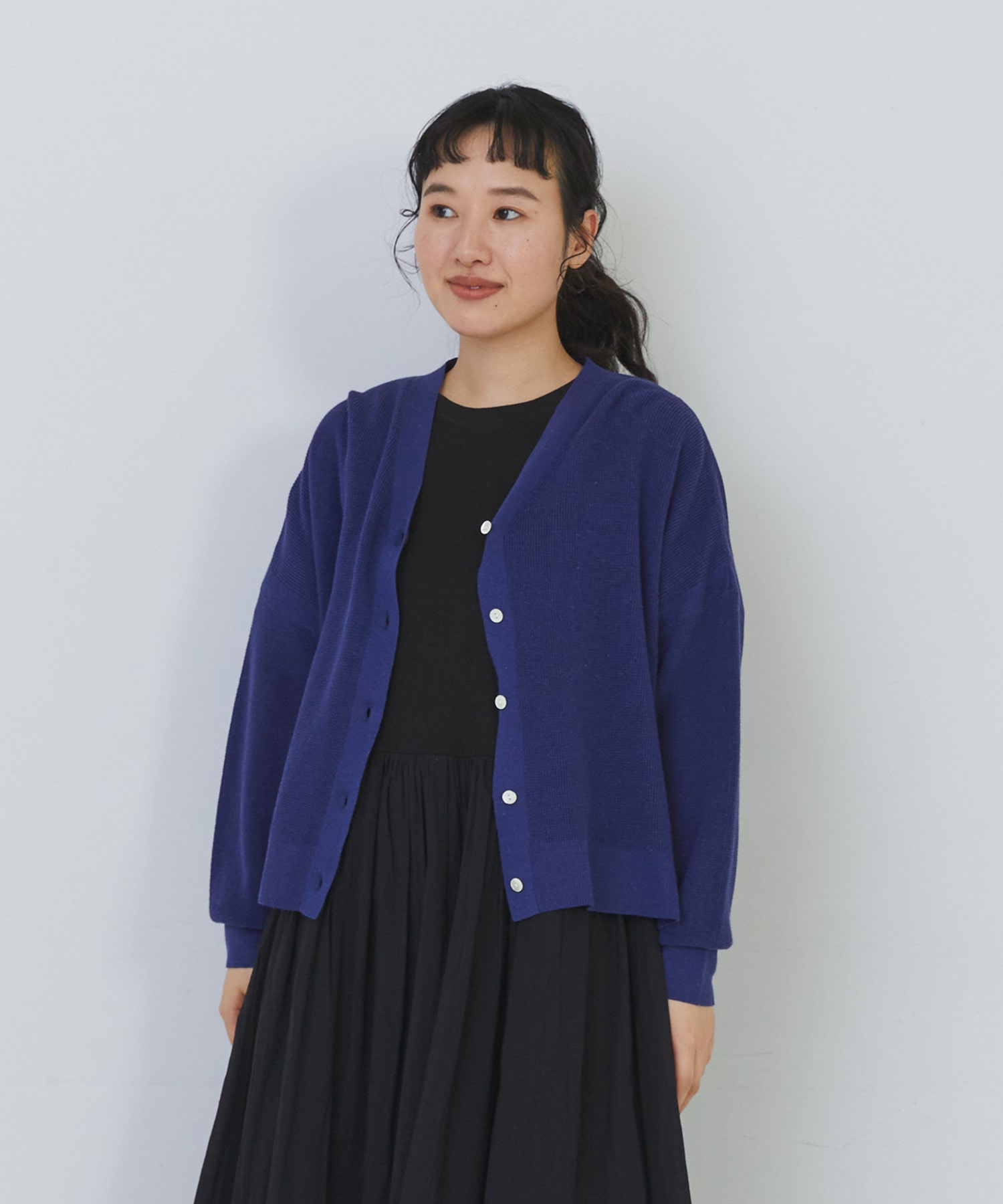 【congés payés】14G麻綿ワッフル編みVネックカーディガン 詳細画像 ブラック 19