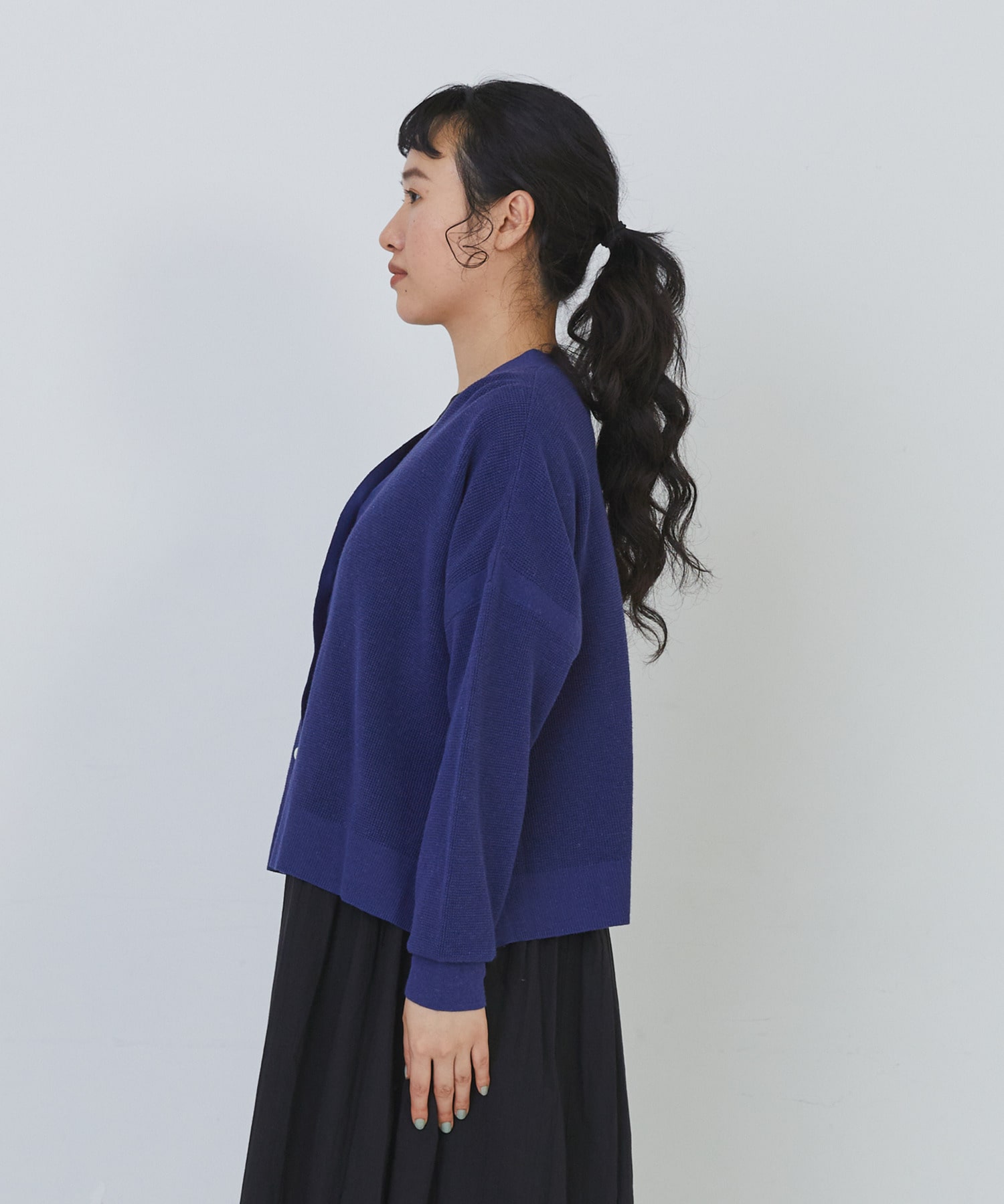 【congés payés】14G麻綿ワッフル編みVネックカーディガン 詳細画像 ブラック 21