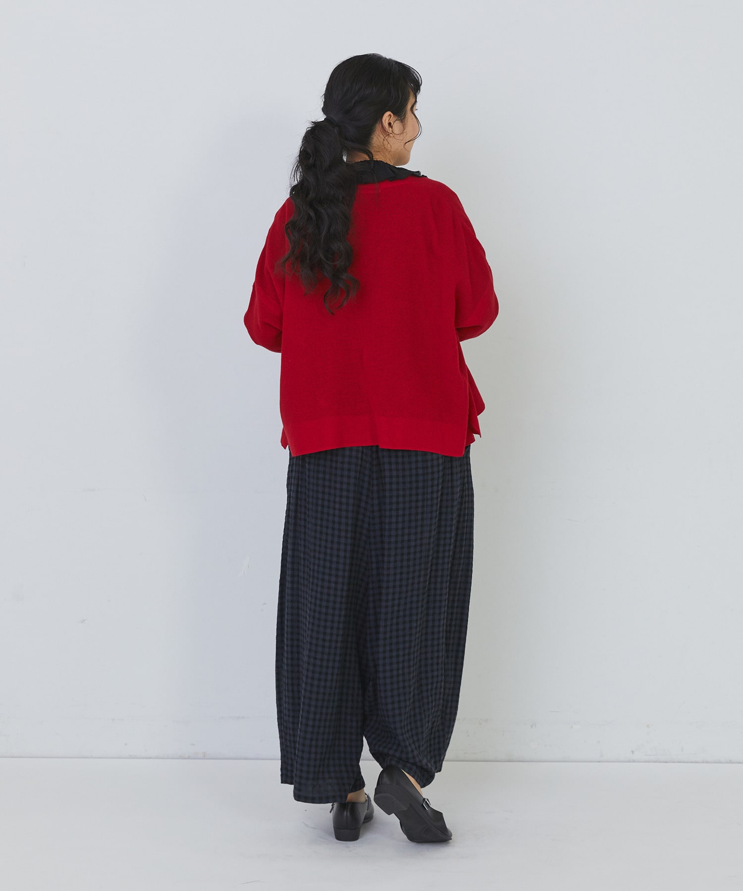 【congés payés】14G麻綿ワッフル編みVネックカーディガン 詳細画像 ブラック 3