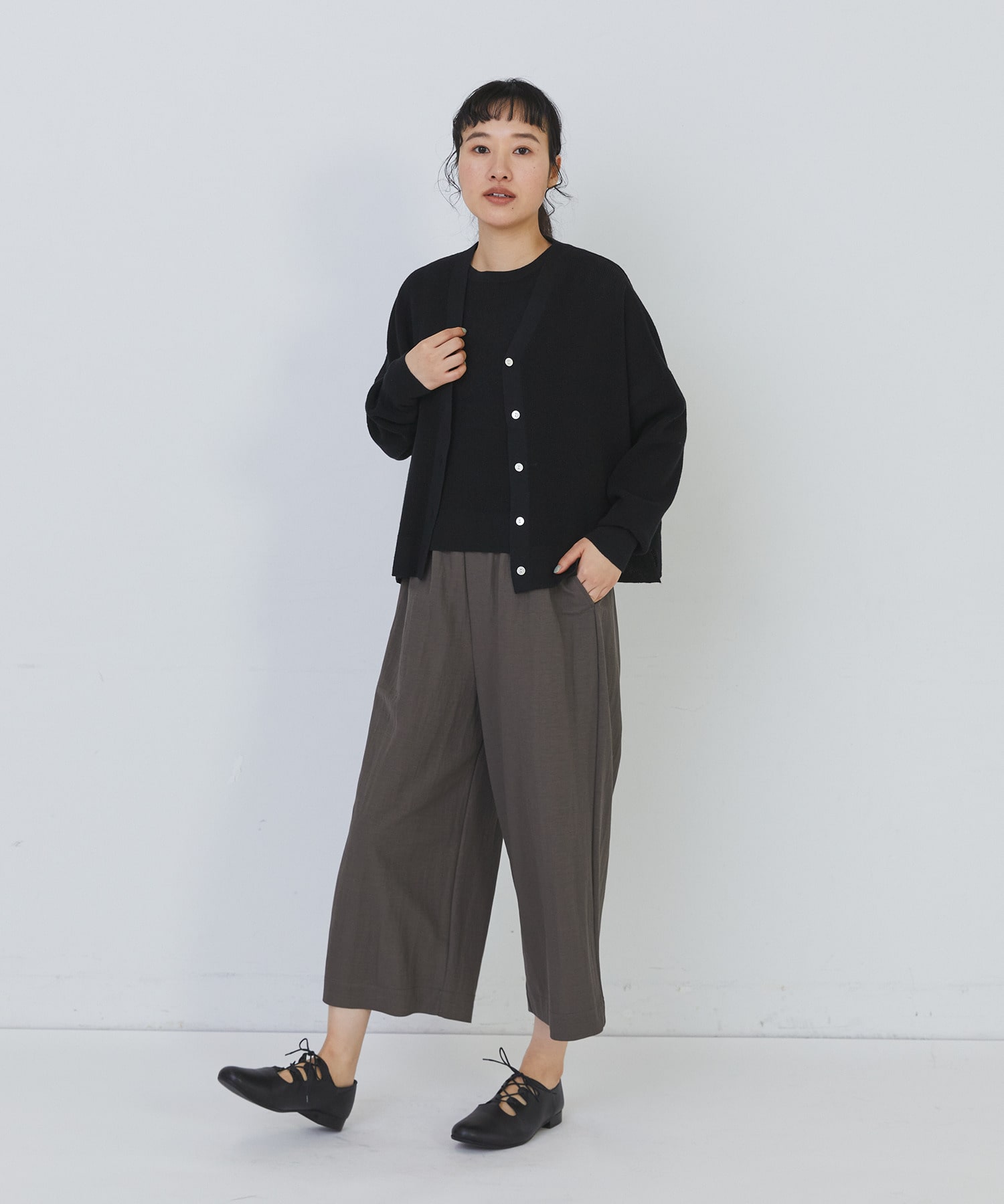 【congés payés】14G麻綿ワッフル編みVネックカーディガン 詳細画像 ブラック 9