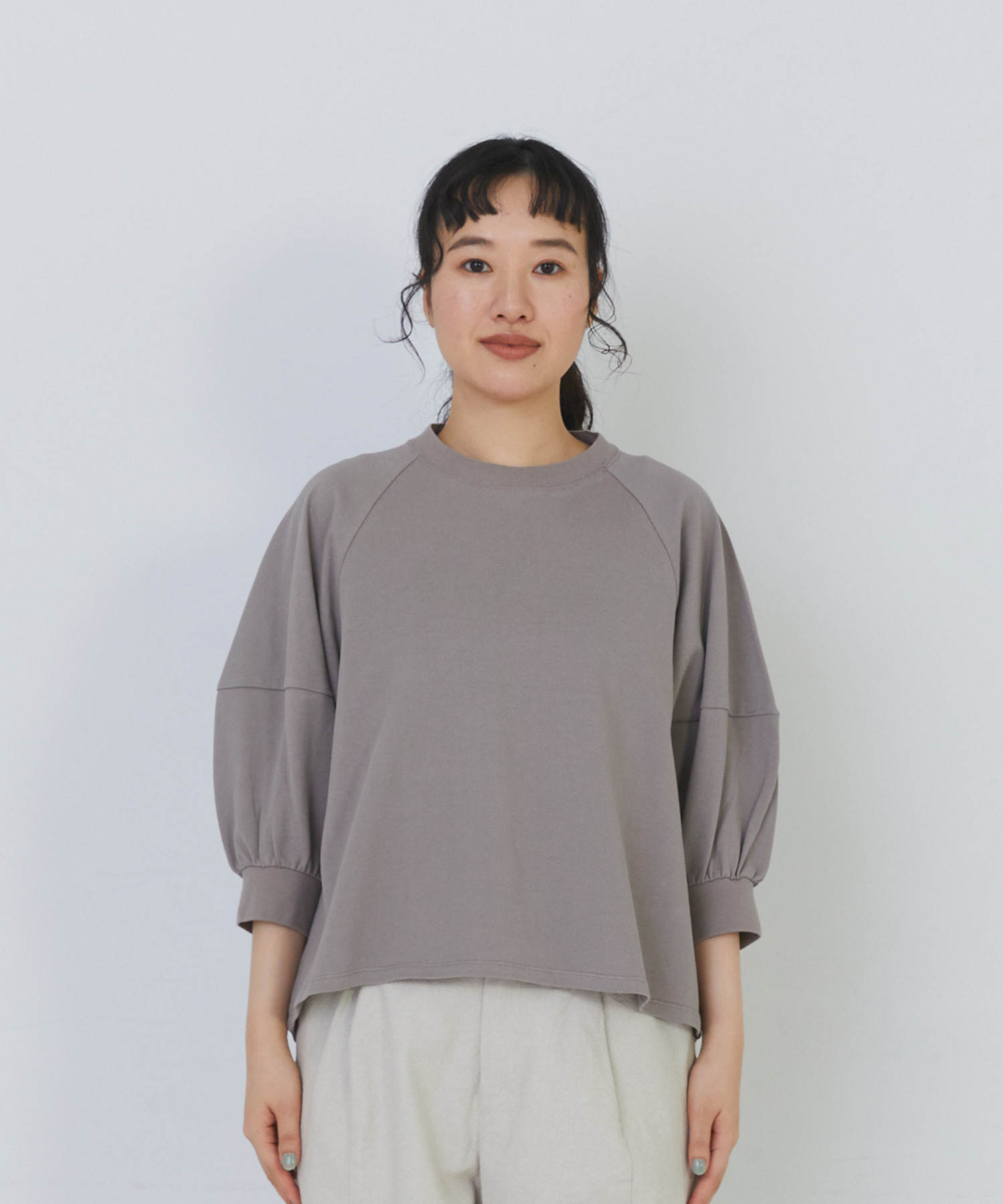 【congés payés】ボトルシルエットスリーブカットソーブラウス 詳細画像 チャコールグレー 19