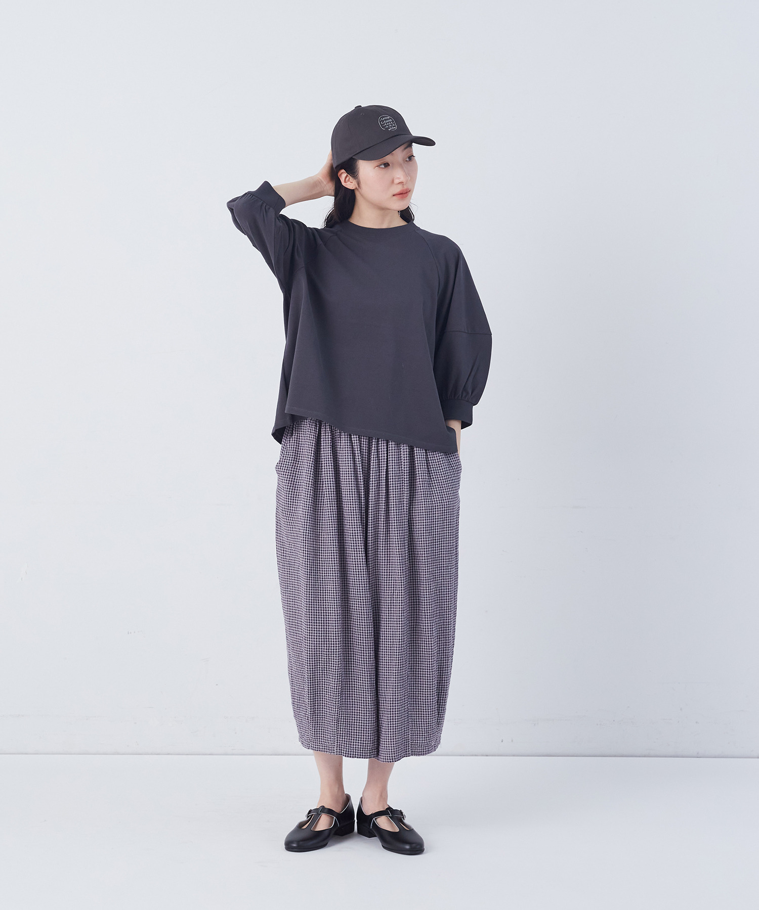 【congés payés】ボトルシルエットスリーブカットソーブラウス 詳細画像 チャコールグレー 8