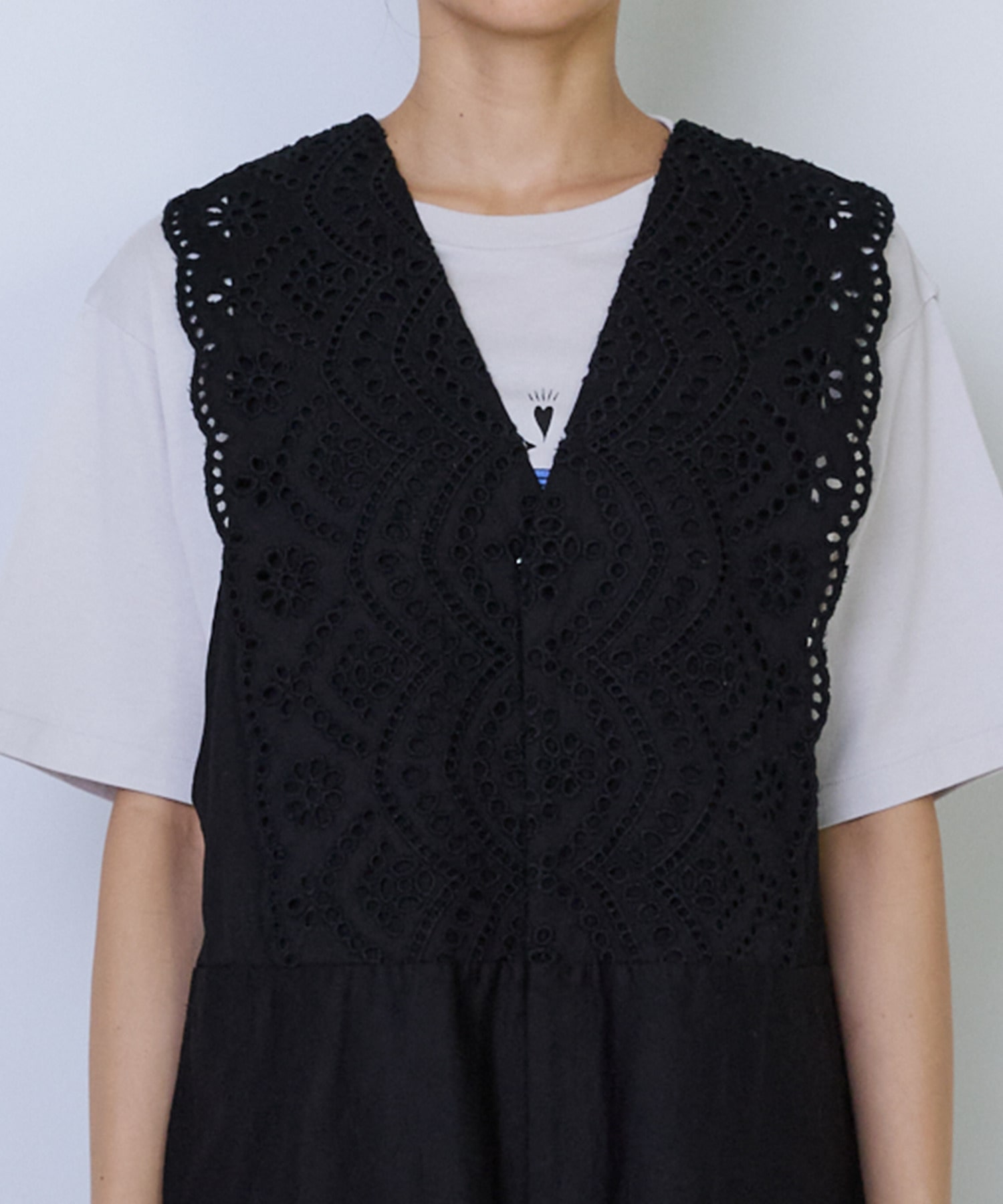 【ADIEU TRISTESSE】カットワーク刺繍サロペット 詳細画像 ブラック 12