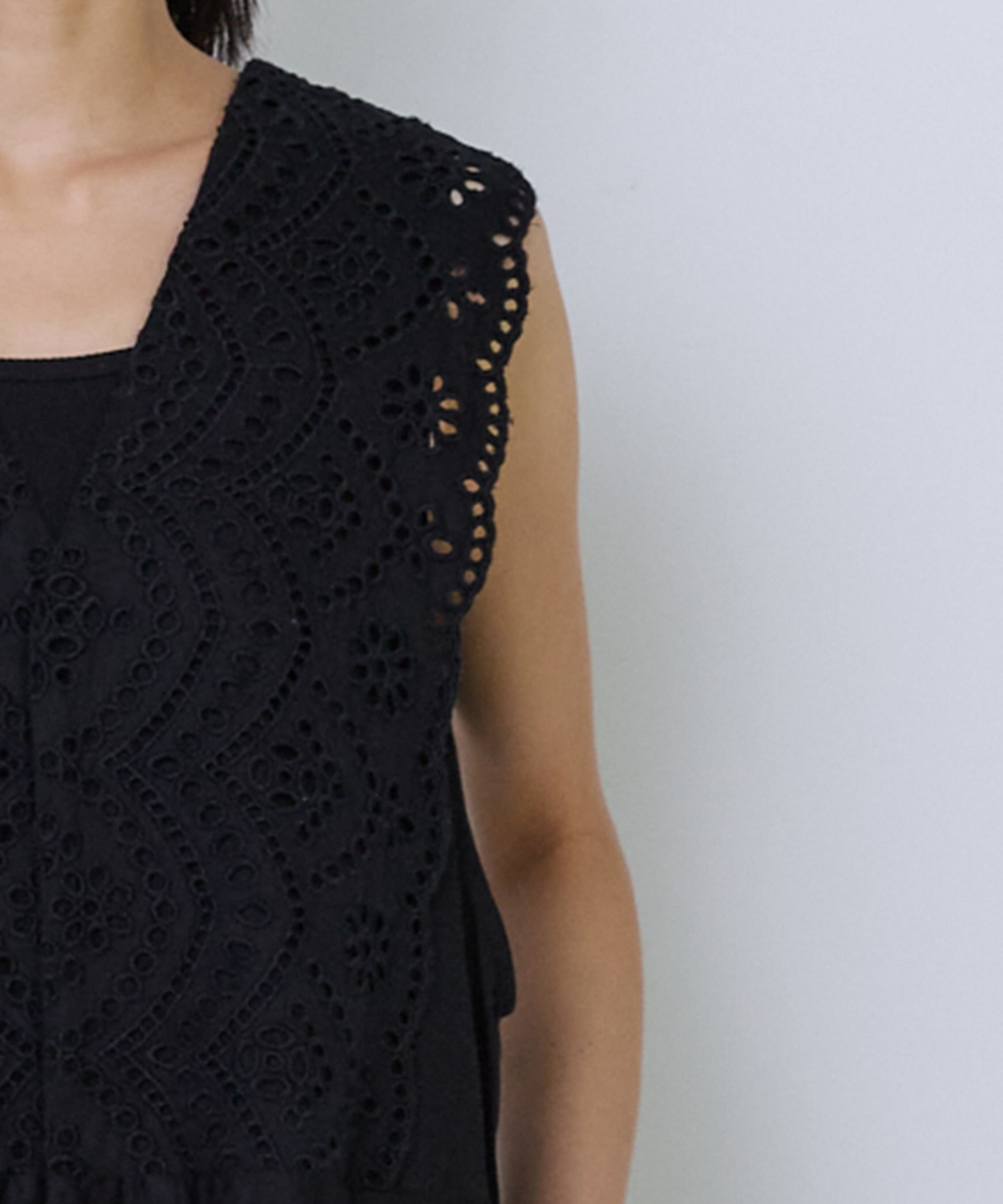 【ADIEU TRISTESSE】カットワーク刺繍サロペット 詳細画像 ブラック 14